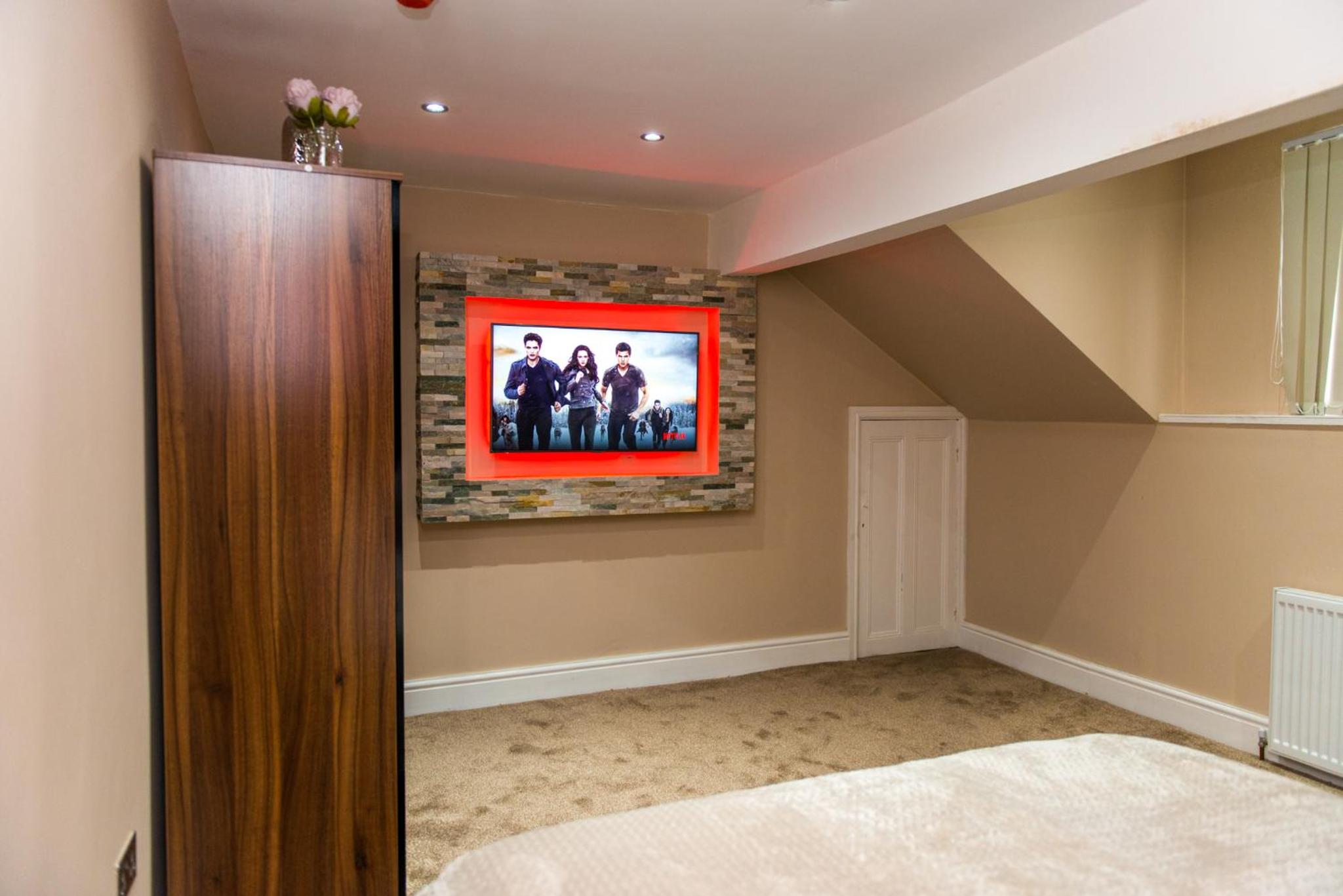 One-Bedroom Apartment - Photo 10