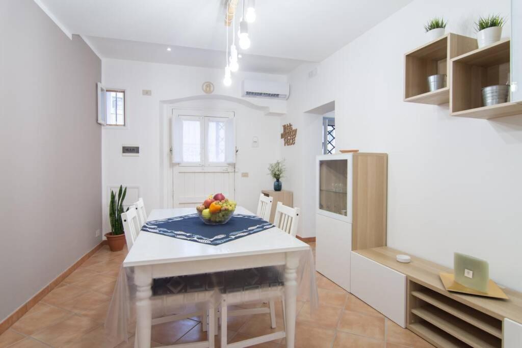 One-Bedroom Apartment - Photo 9
