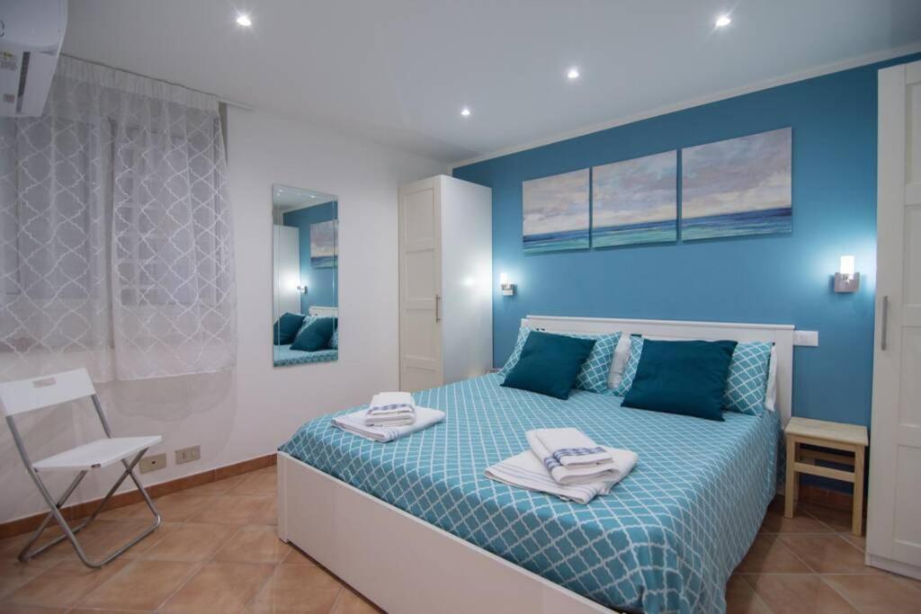 One-Bedroom Apartment - Photo 6