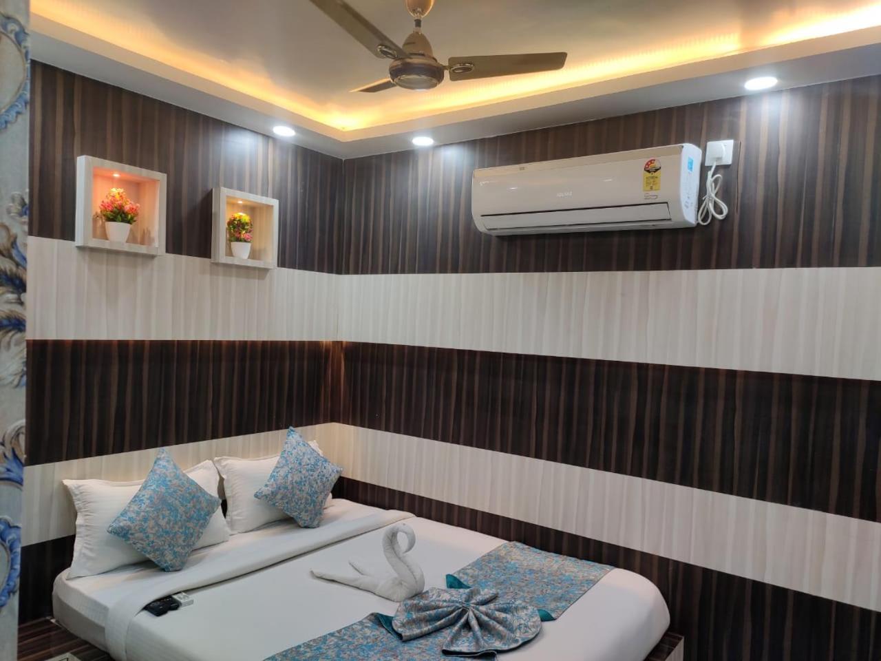 Deluxe Double Room - Photo 13