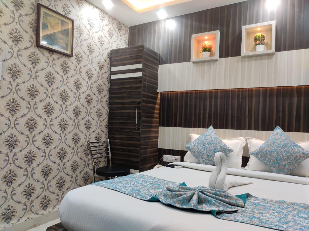 Deluxe Double Room - Photo 14