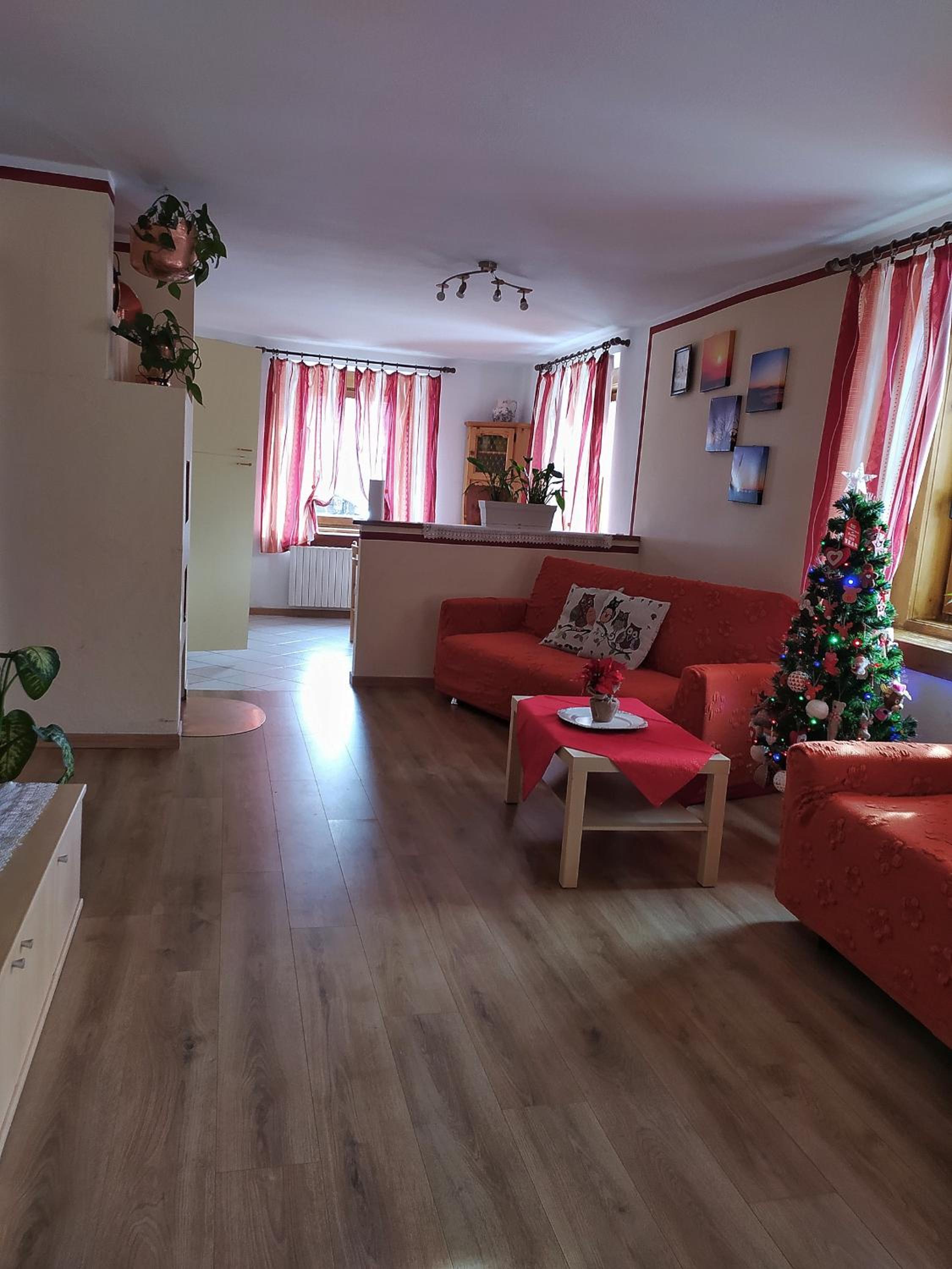 Two-Bedroom Apartment with Mountain View photo 3