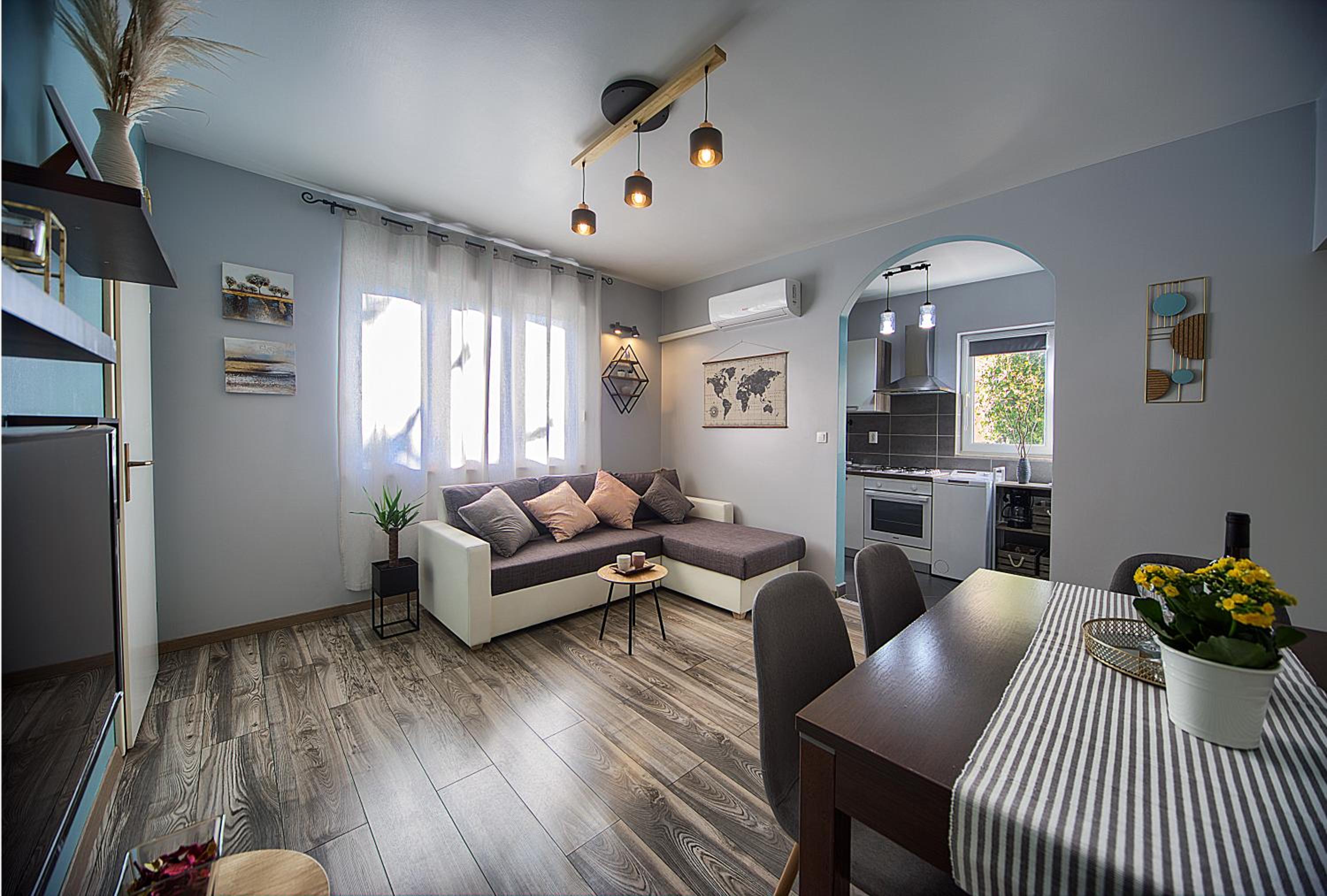 Deluxe Apartment