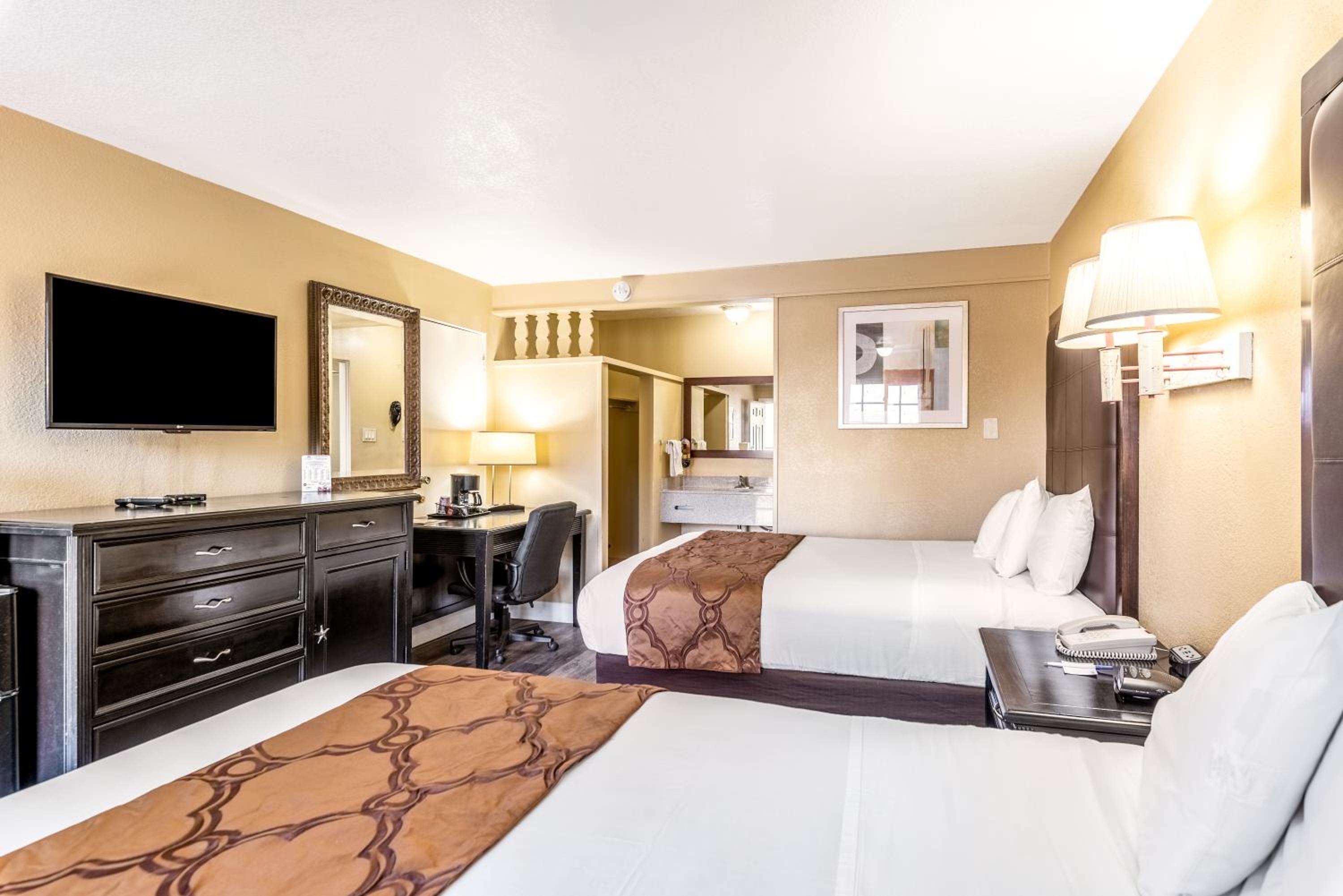 Deluxe Queen Room with Two Queen Beds - Photo 1