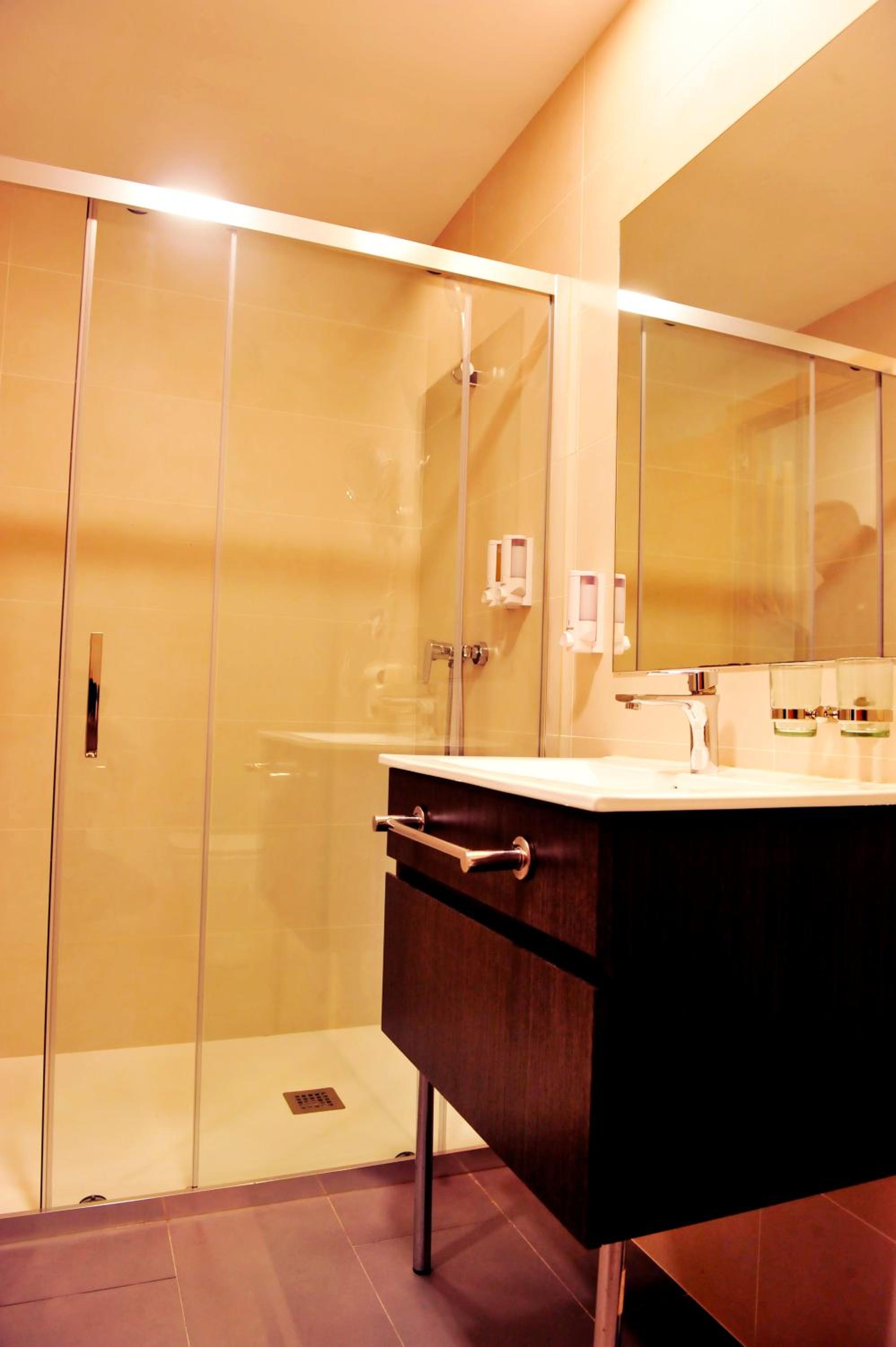 Double Room - Photo 11