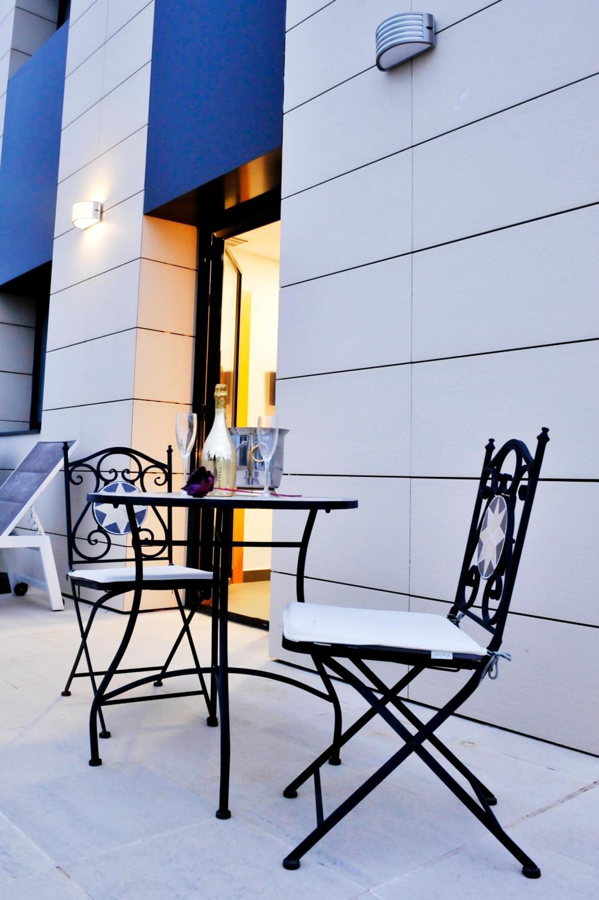 Double Room with Terrace - Photo 4
