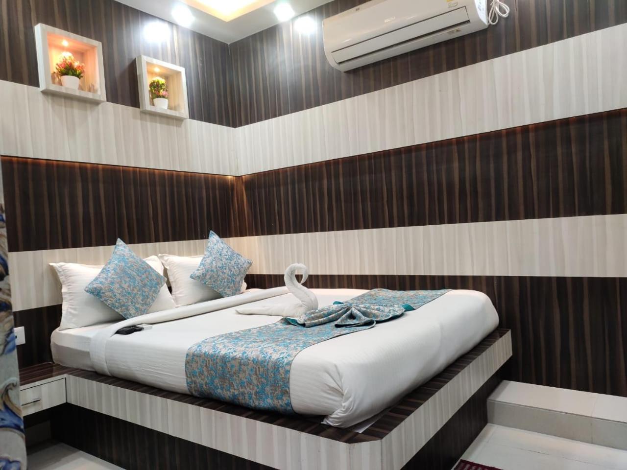 Deluxe Double Room - Photo 16
