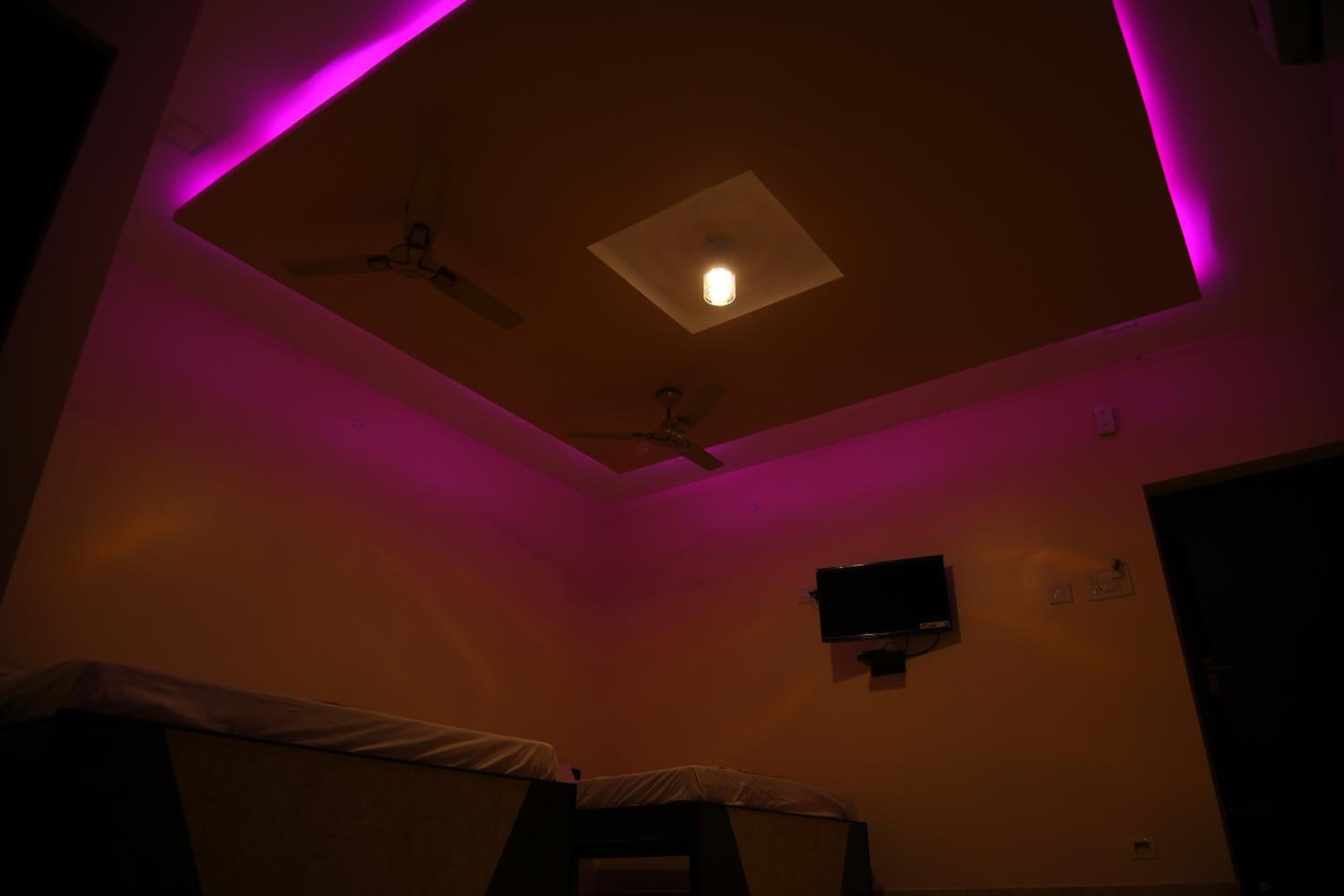 Deluxe Family Suite - Photo 6