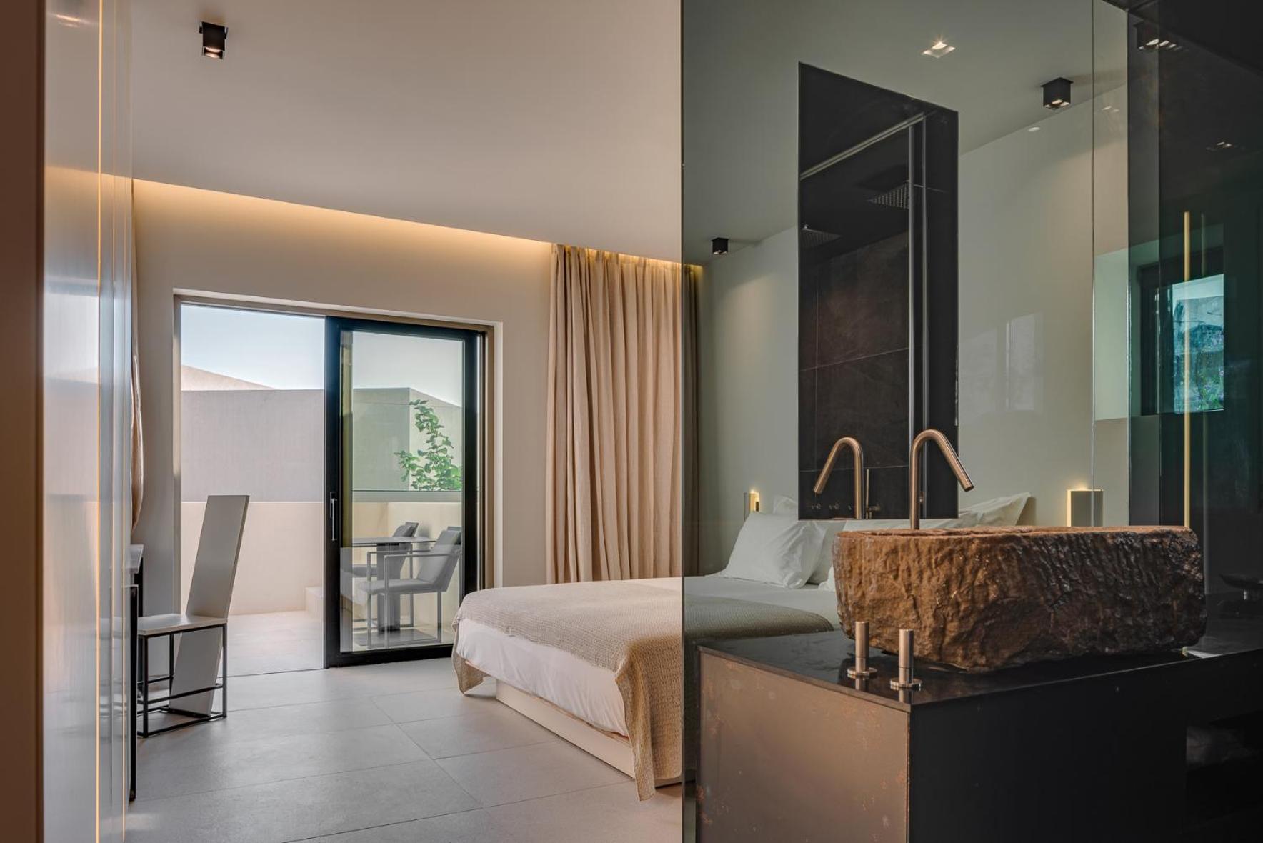 Deluxe Suite with Plunge Pool  photo 3