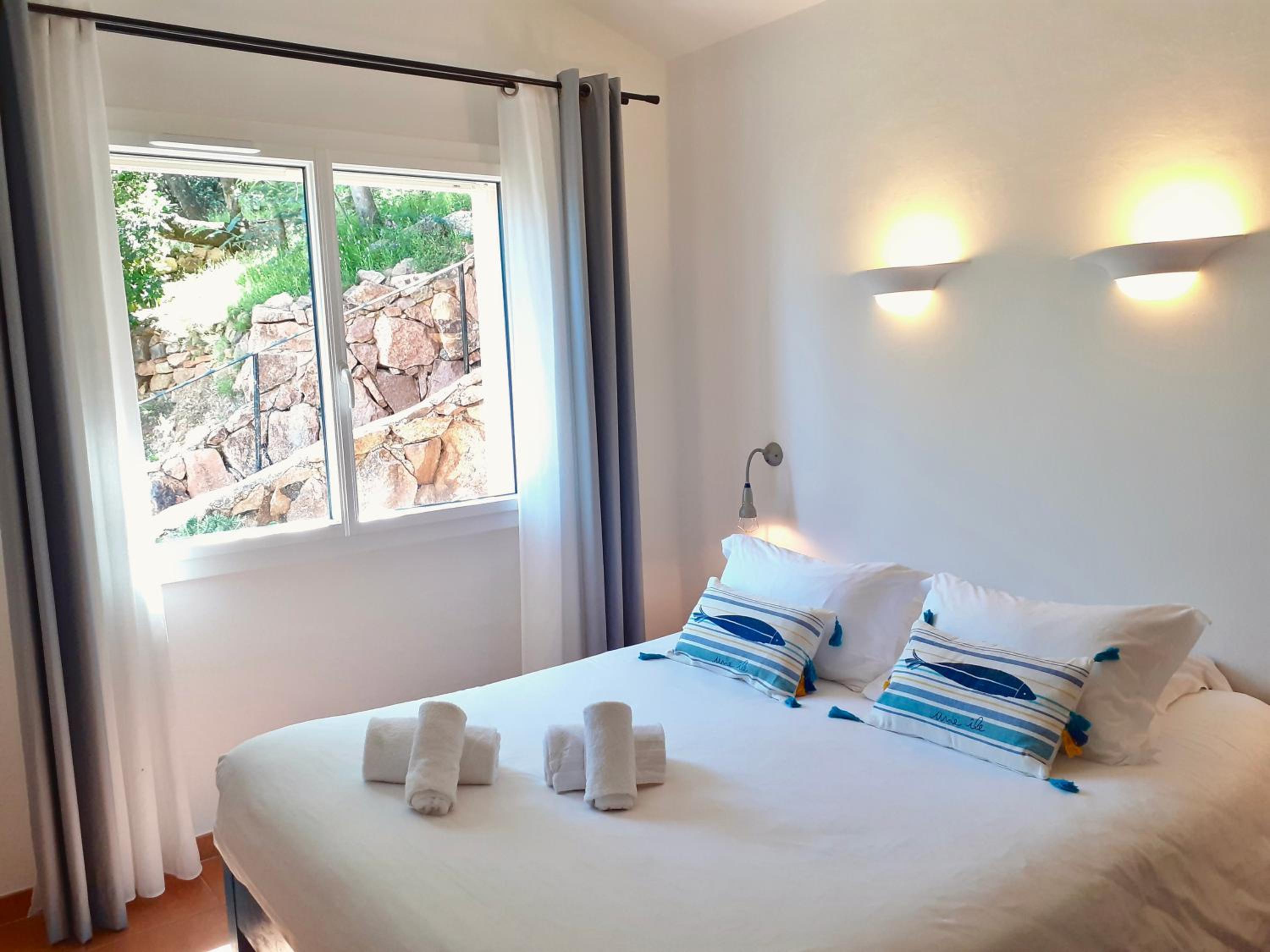 Two-Bedroom House with Jacuzzi photo 3