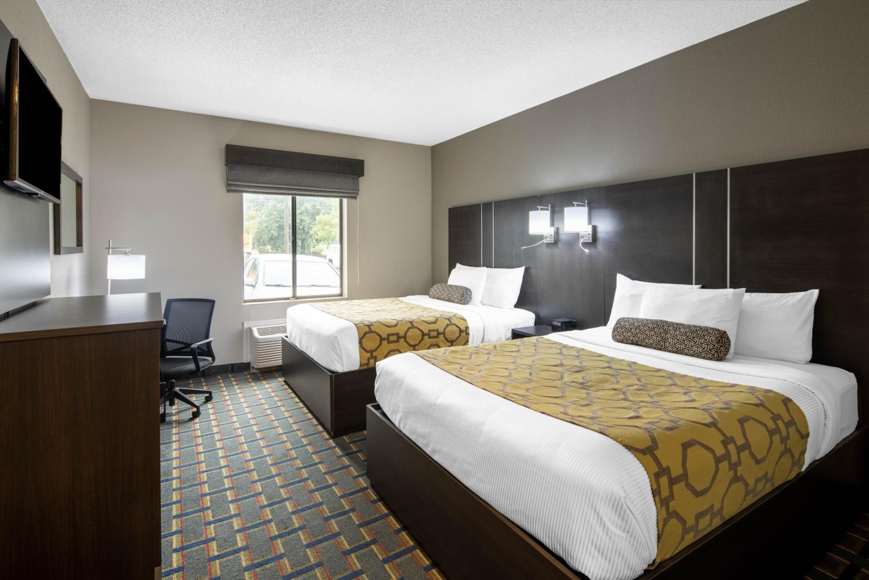 Studio Suite with Two Queen Beds - Non-Smoking - Photo 3