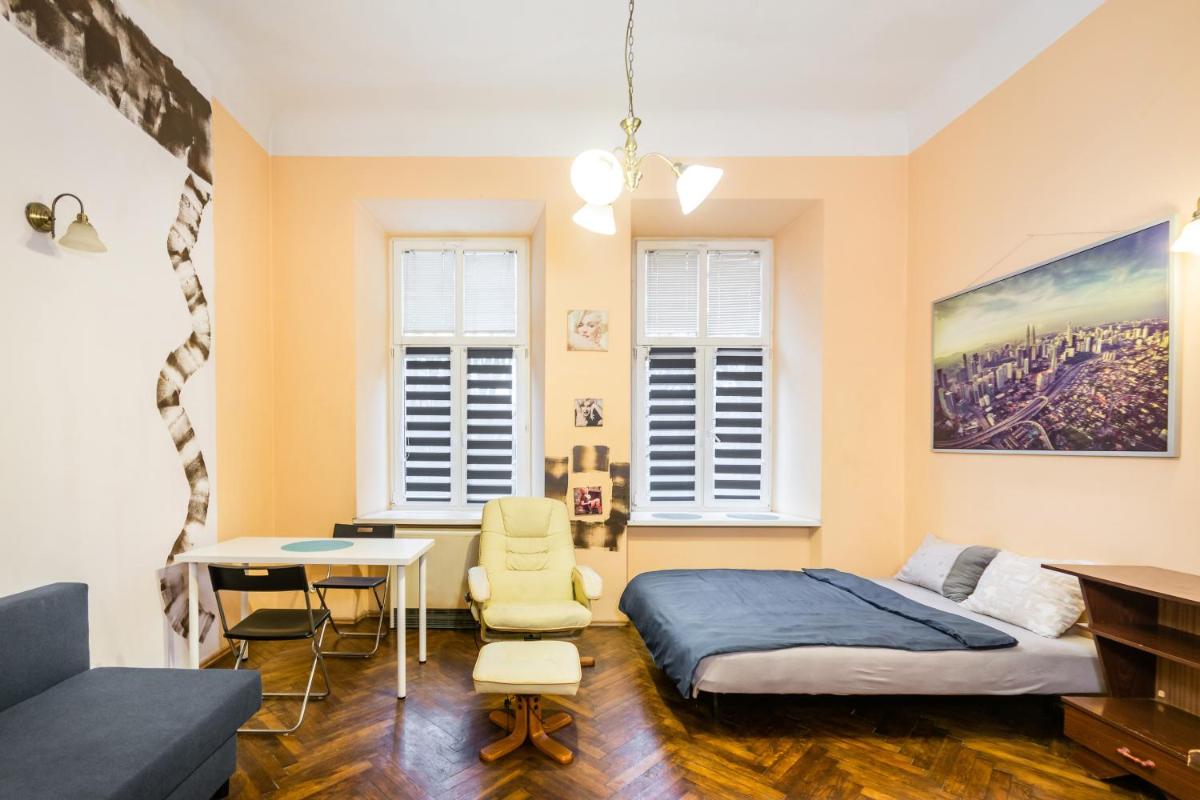 One-Bedroom Apartment - Photo 5