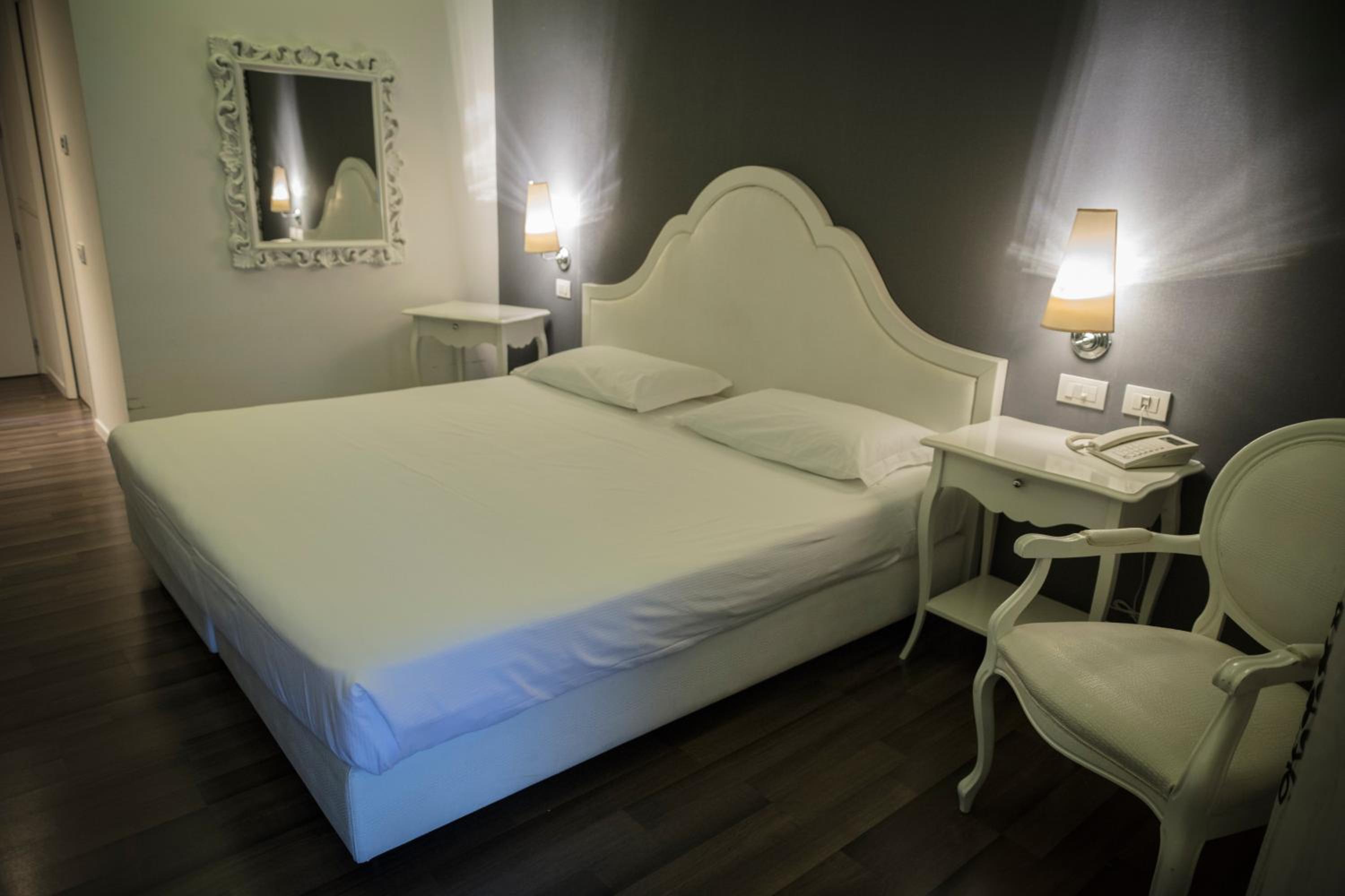 Superior Double Room - Photo 7