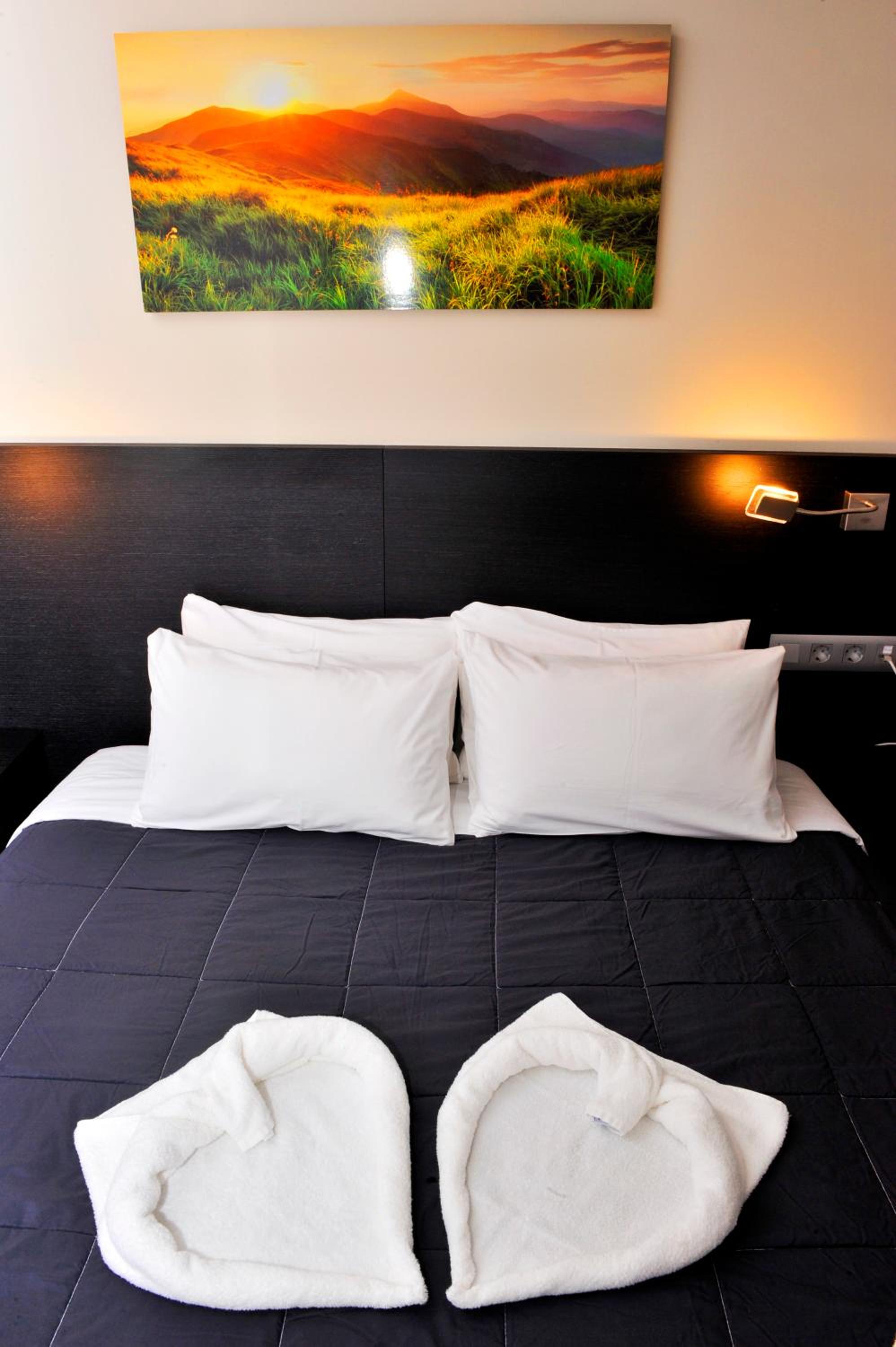 Double Room - Photo 13