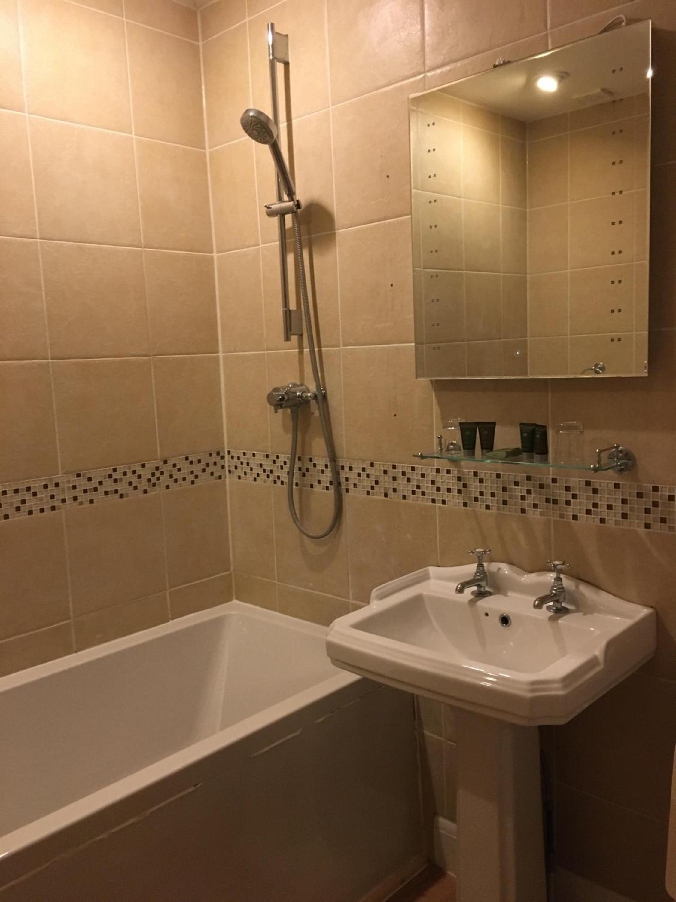 Bracken Suite photo 3