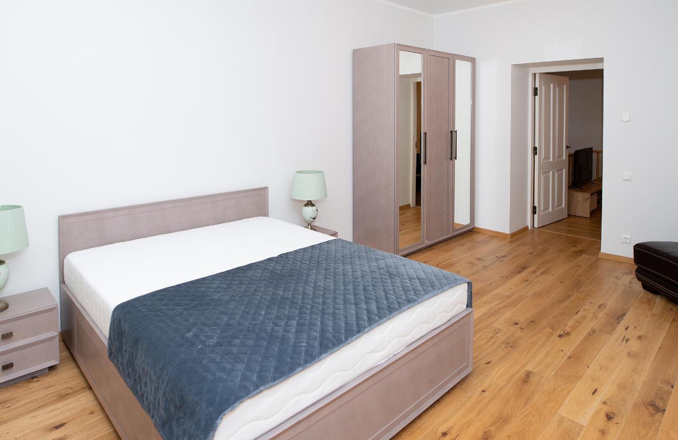 Two-Bedroom Apartment - Photo 4