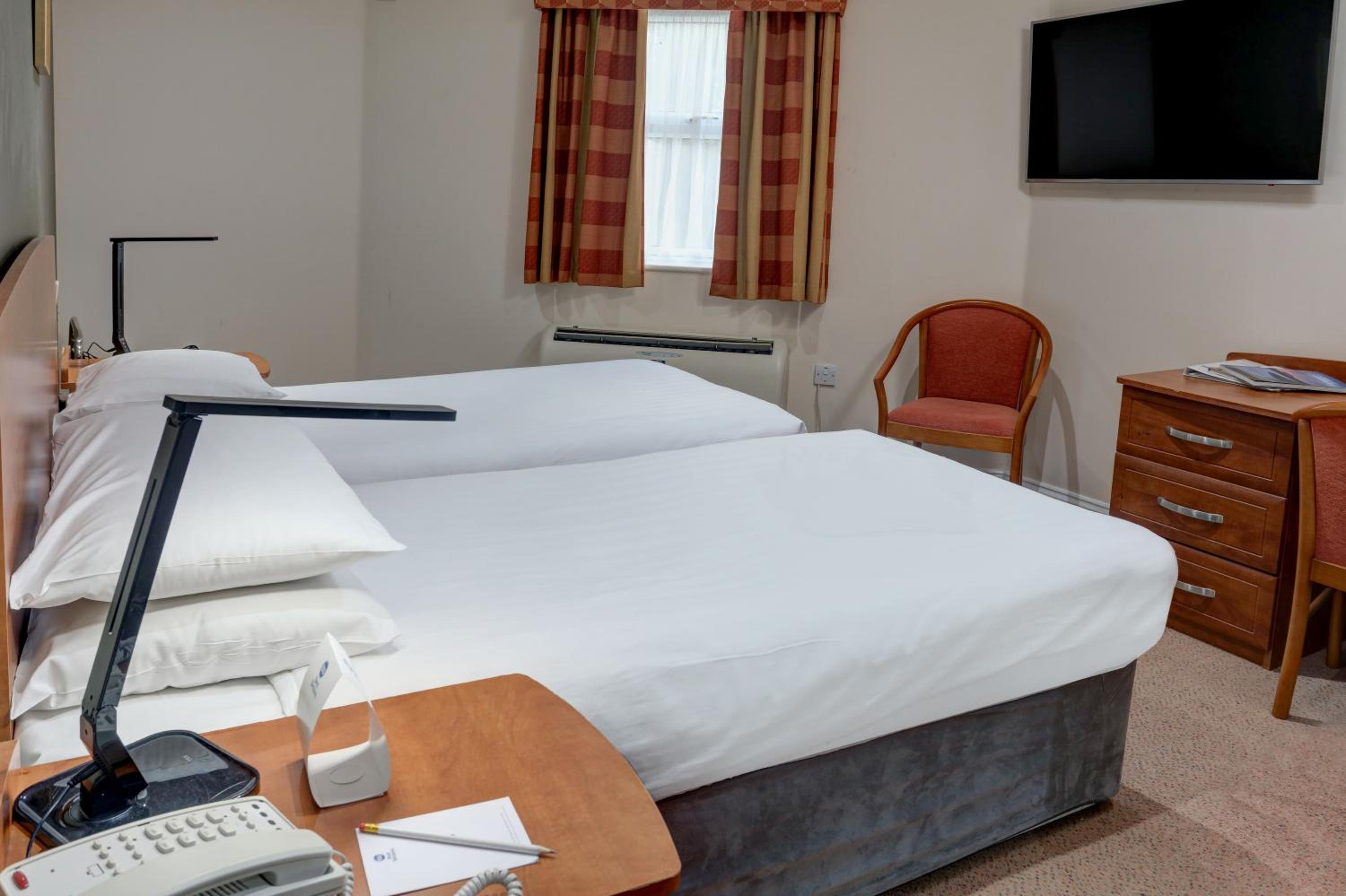 Standard Twin Room - Non-Smoking - Photo 5