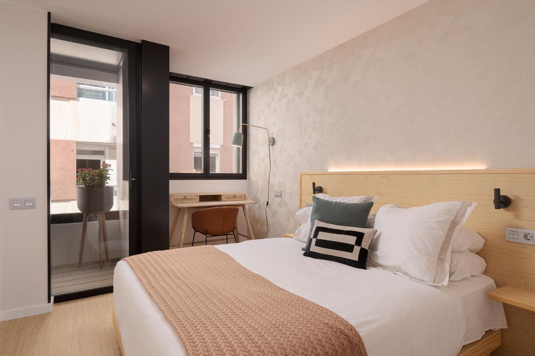 Superior Apartment thumbnail 5