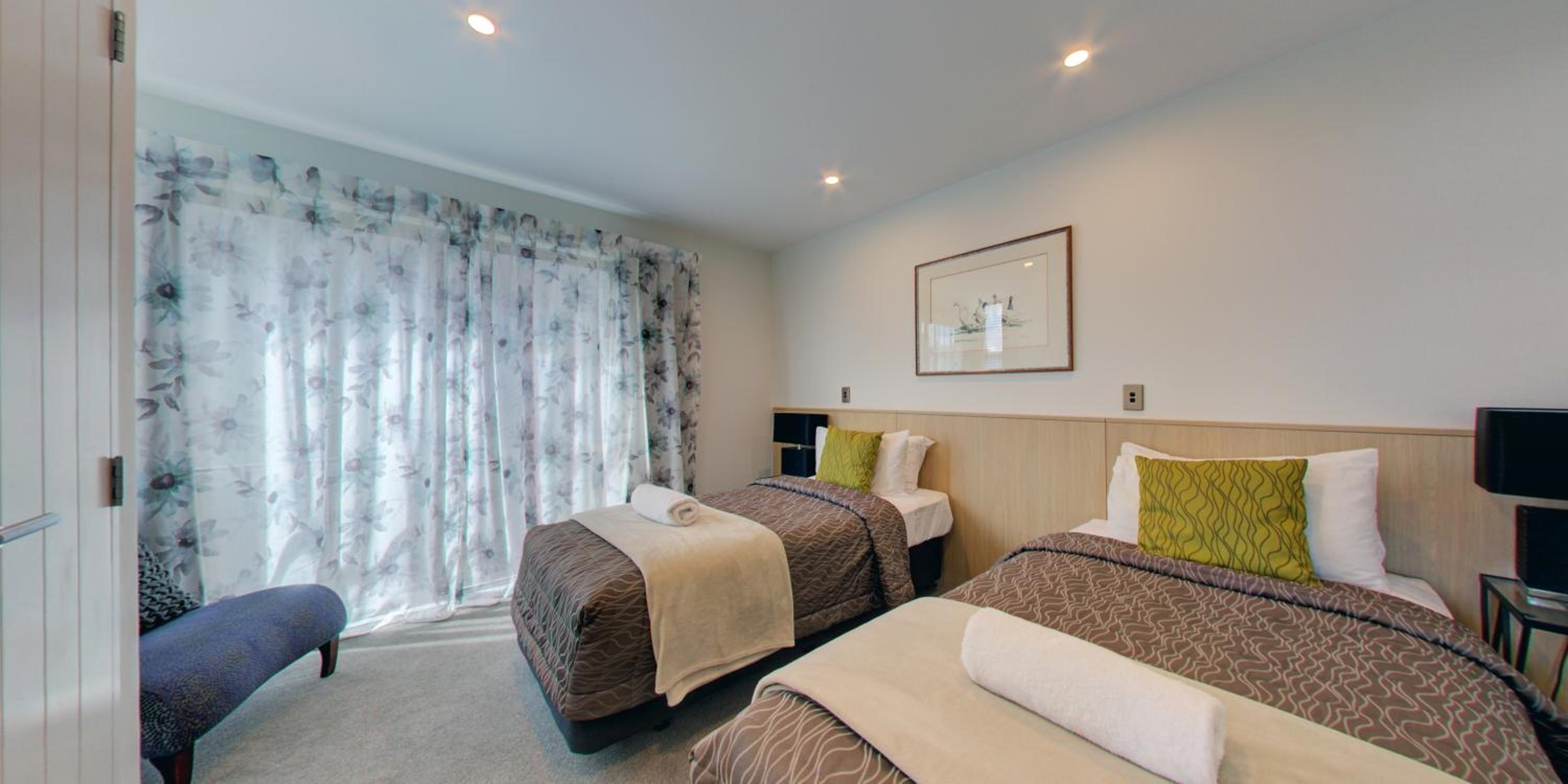 One-Bedroom Apartment - Photo 1