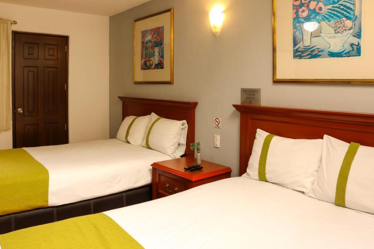 Quadruple Room with Private Bathroom - Photo 1