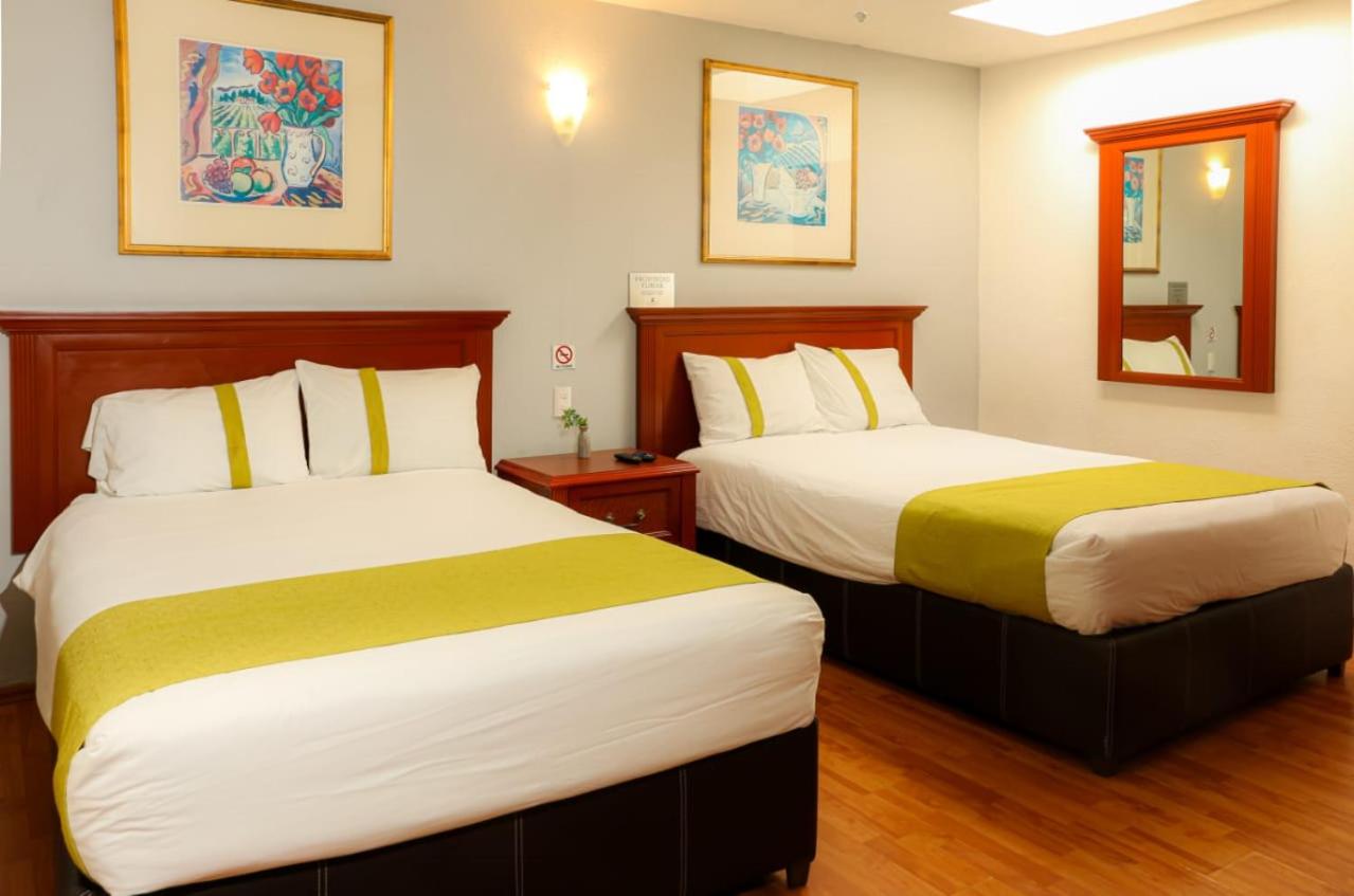 Quadruple Room with Private Bathroom - Photo 4