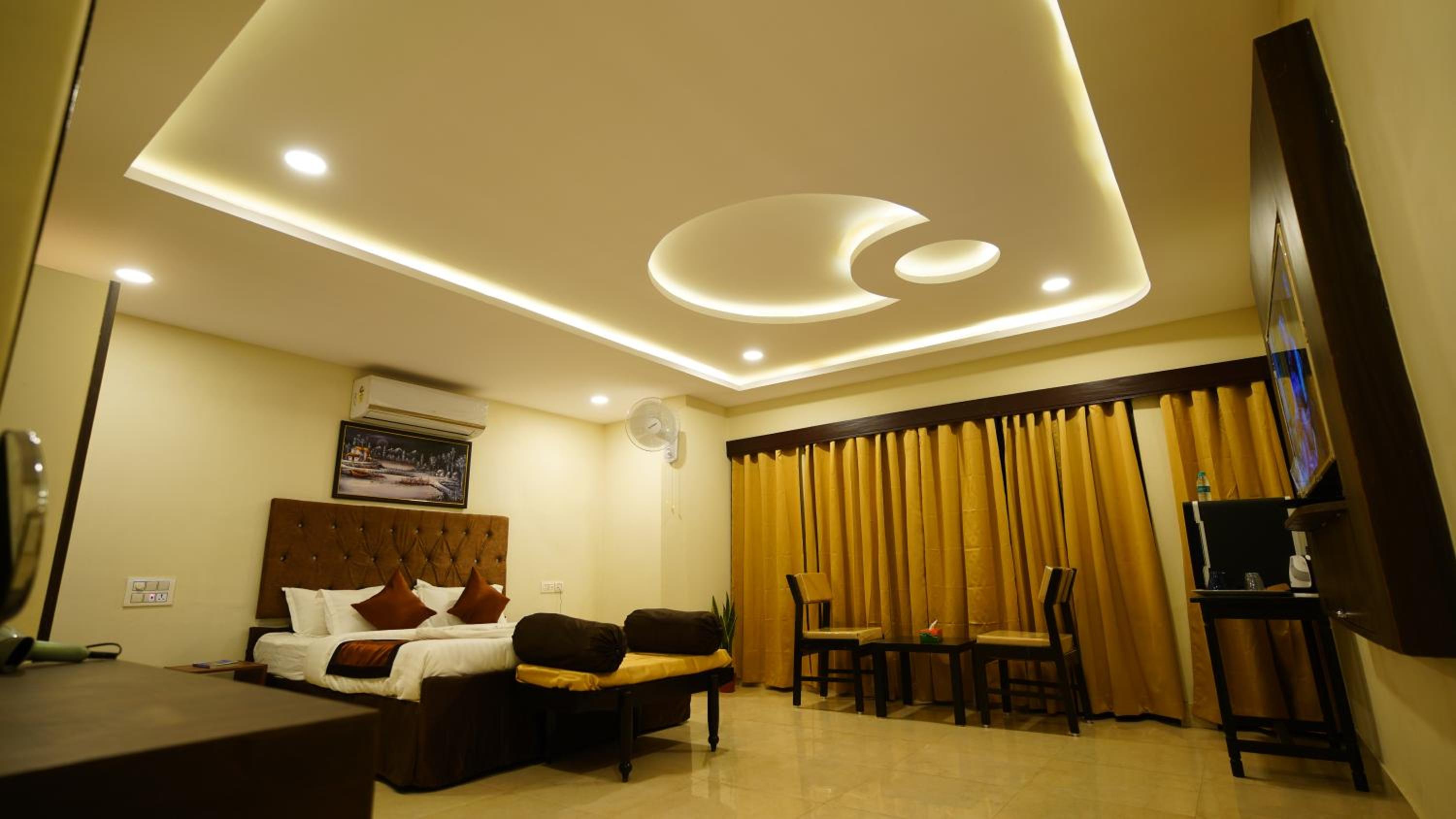 Family Room photo 1