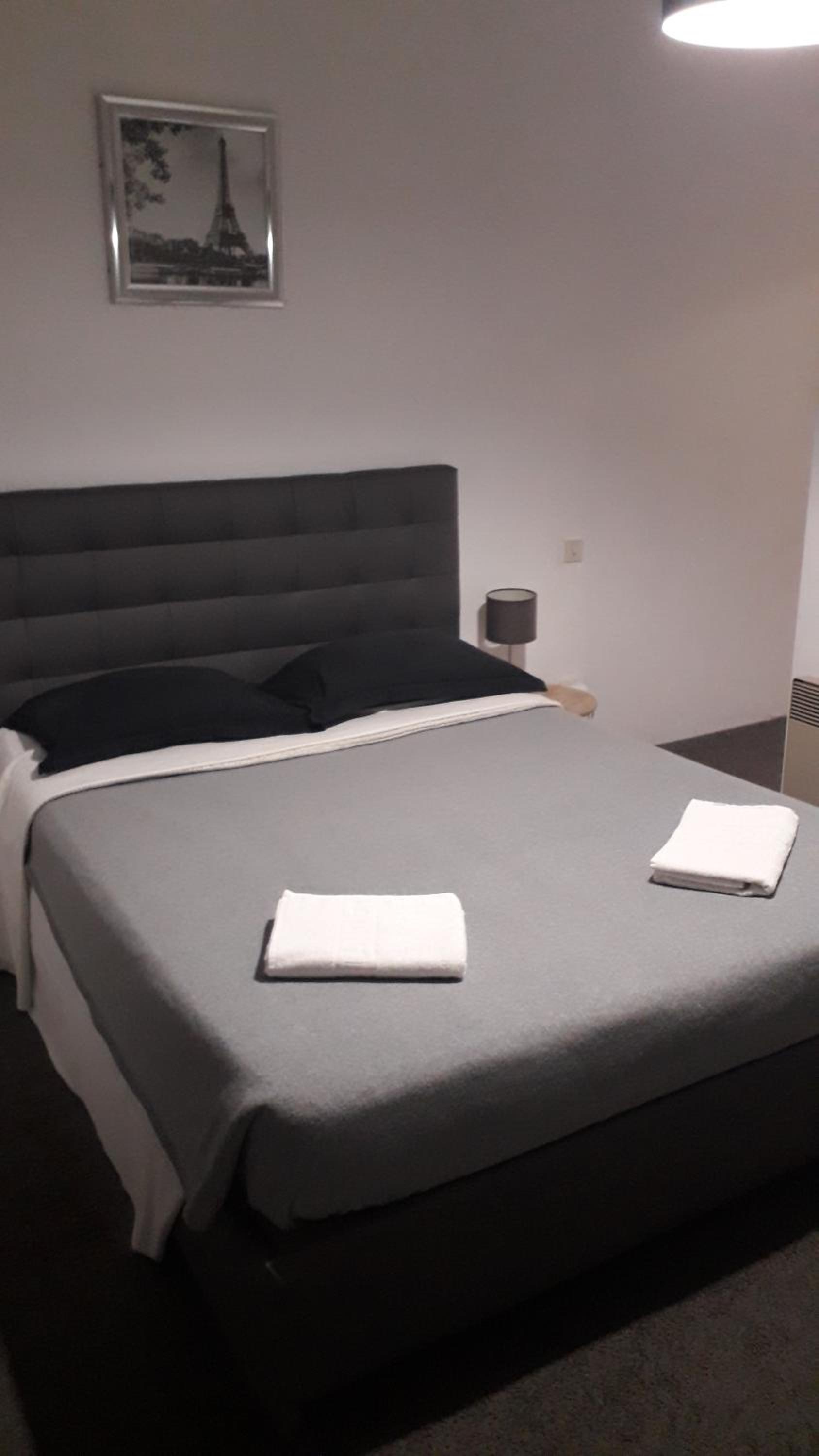 Double Room - Photo 4