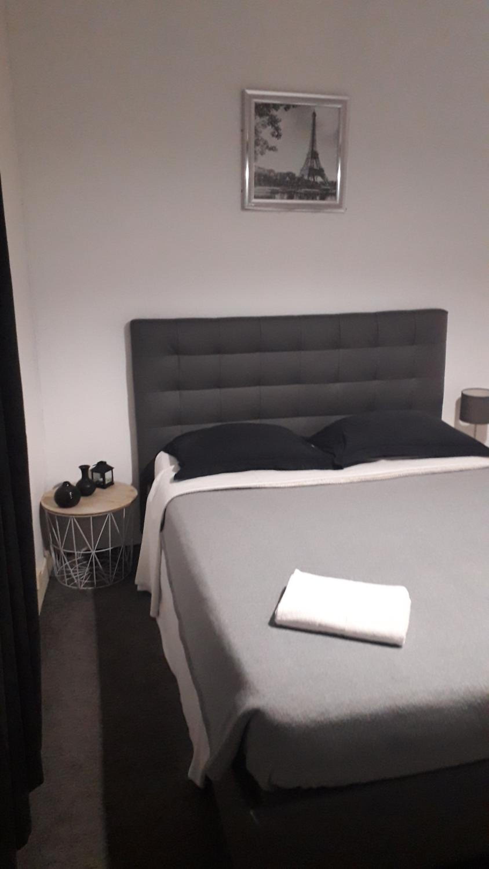 Double Room - Photo 3