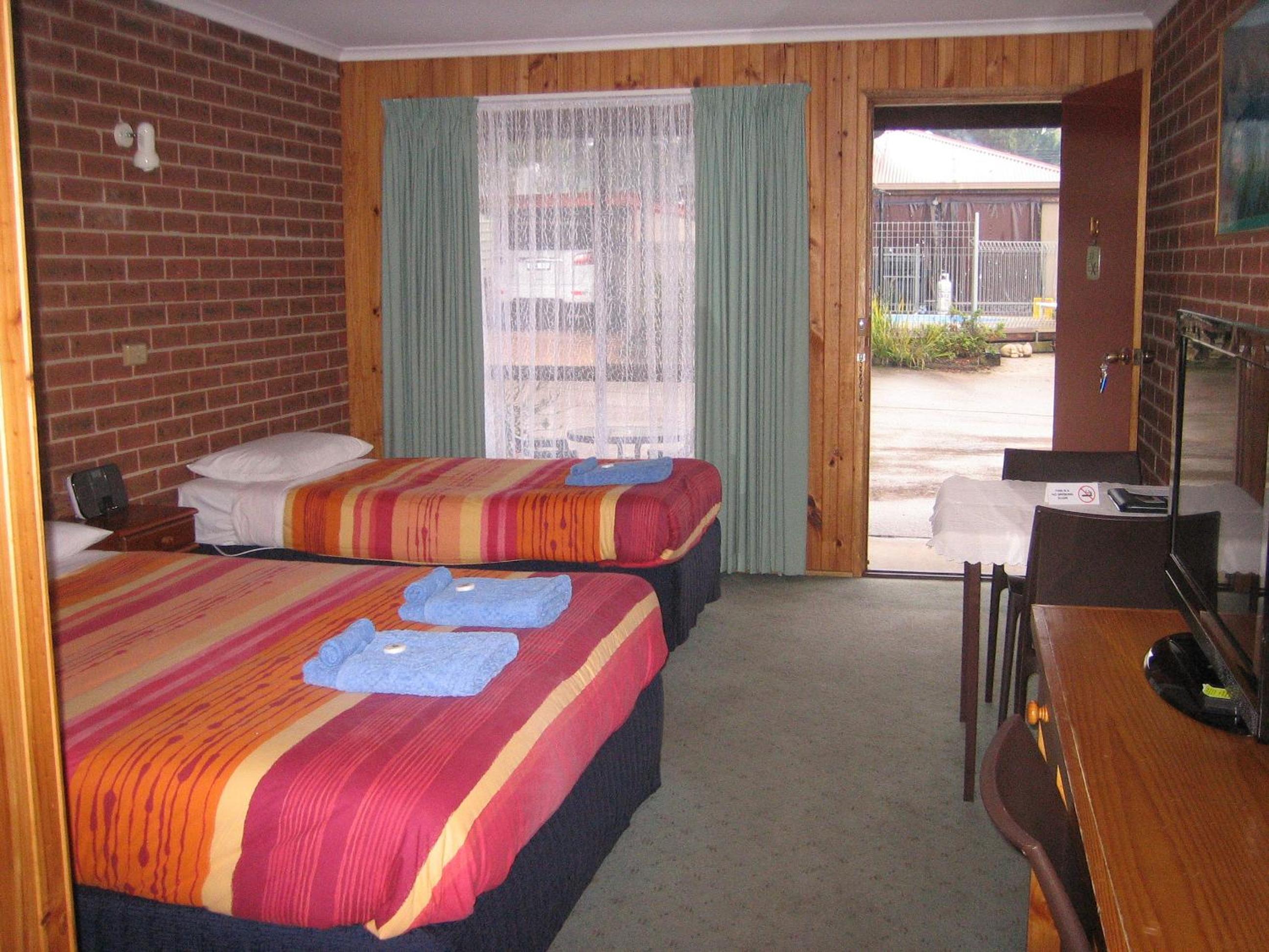 Basic Triple Room