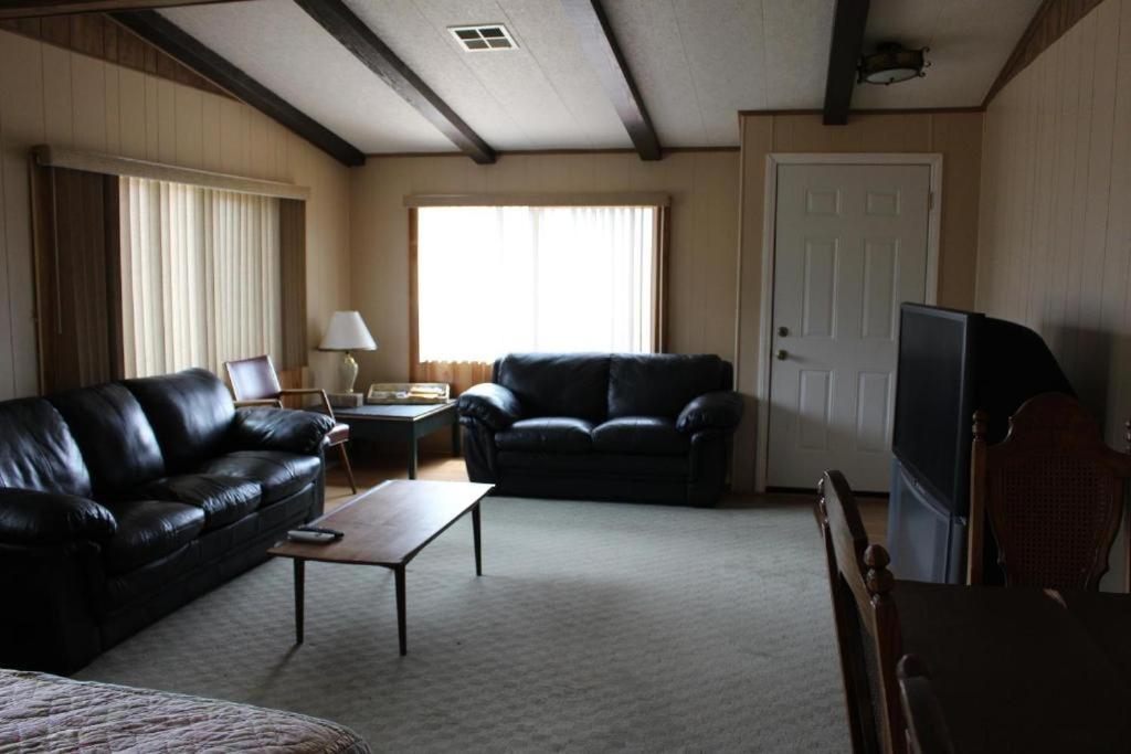 Two-Bedroom House photo 2
