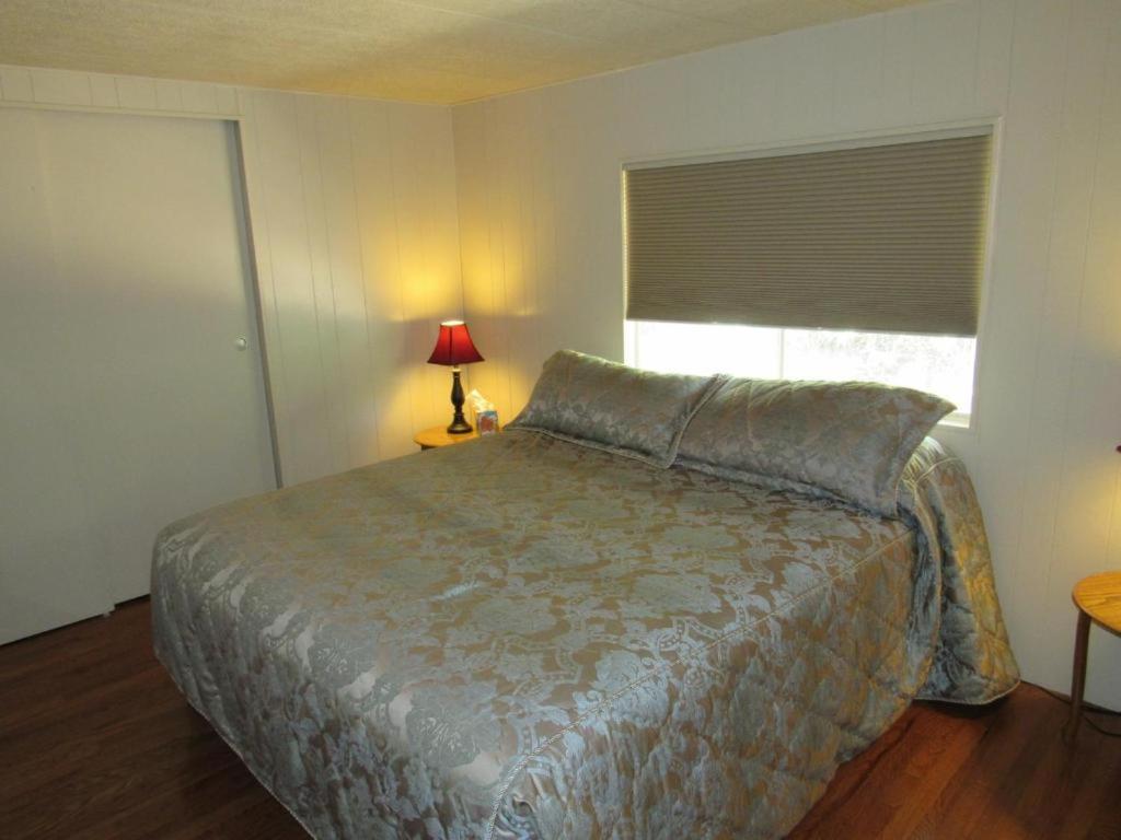 Two-Bedroom House photo 3