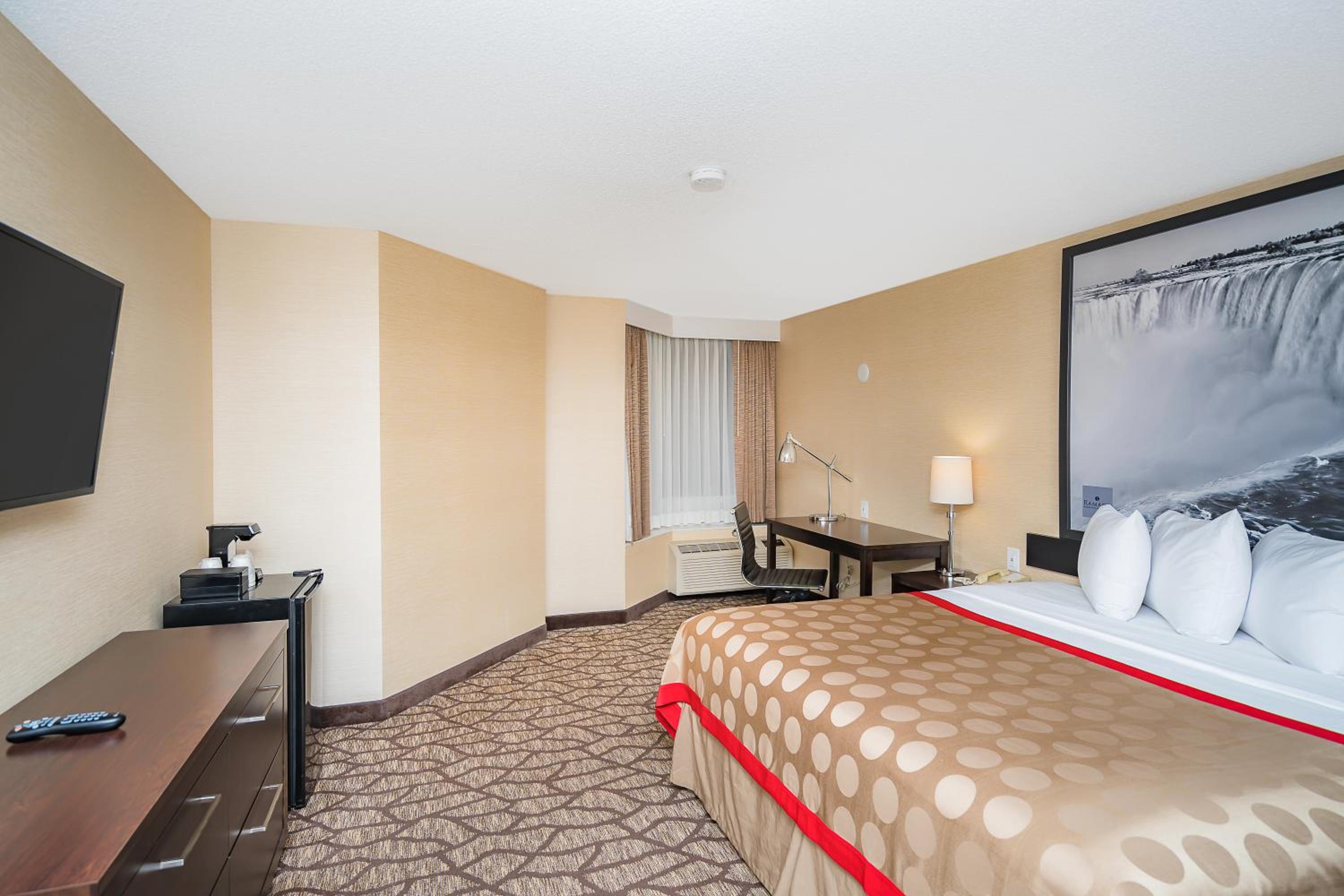 King Room - Non-Smoking photo 1