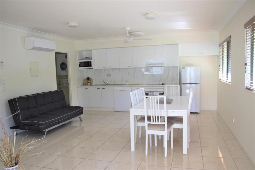 Three-Bedroom Apartment photo 3