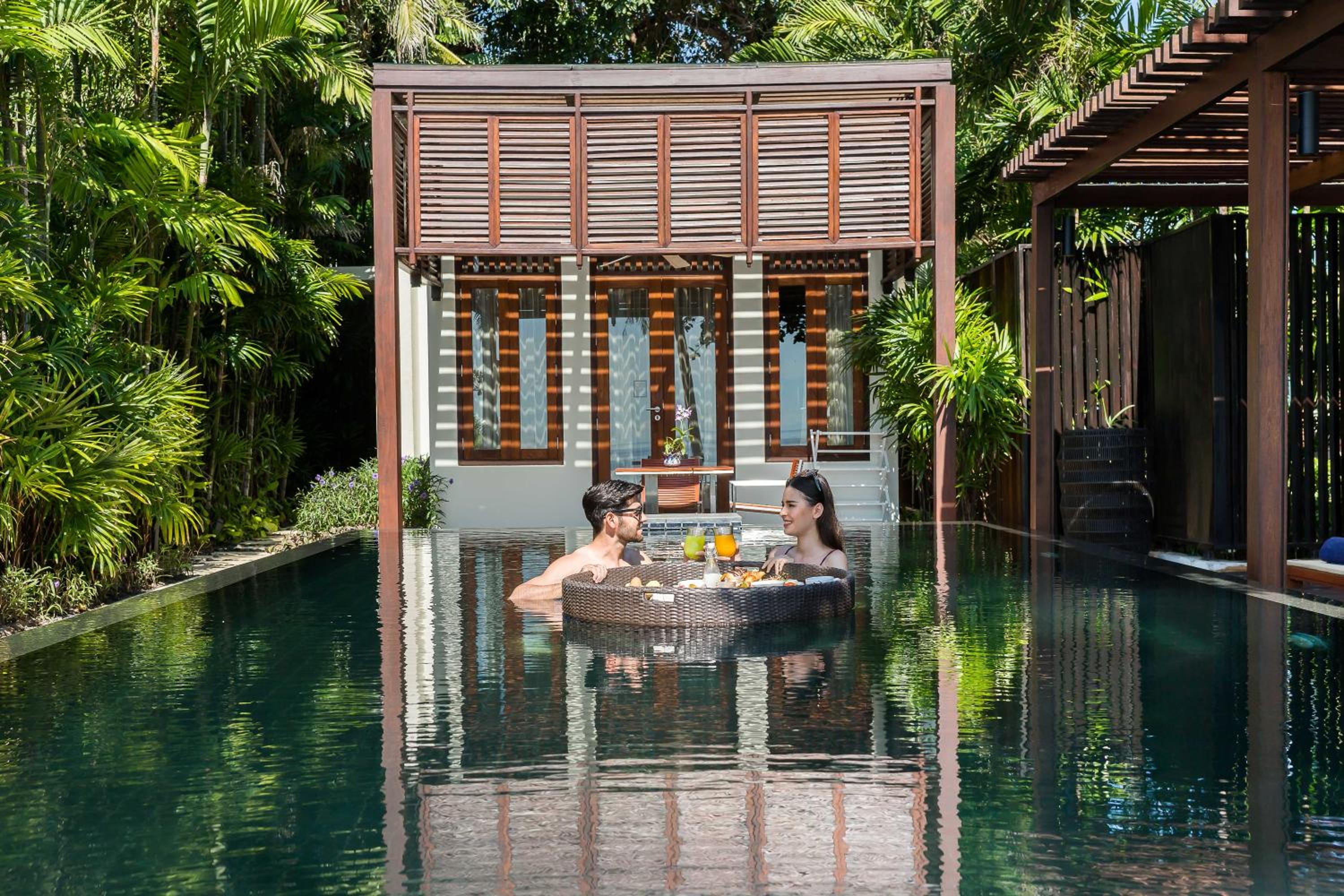 One-Bedroom Villa with Beachfront and Private Pool - Photo 6