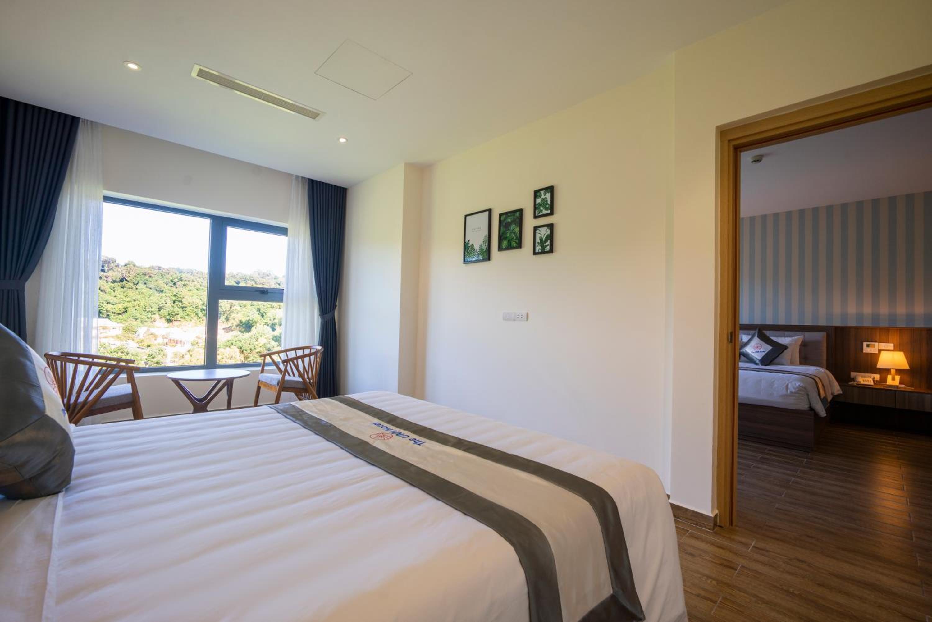 Deluxe Family Suite