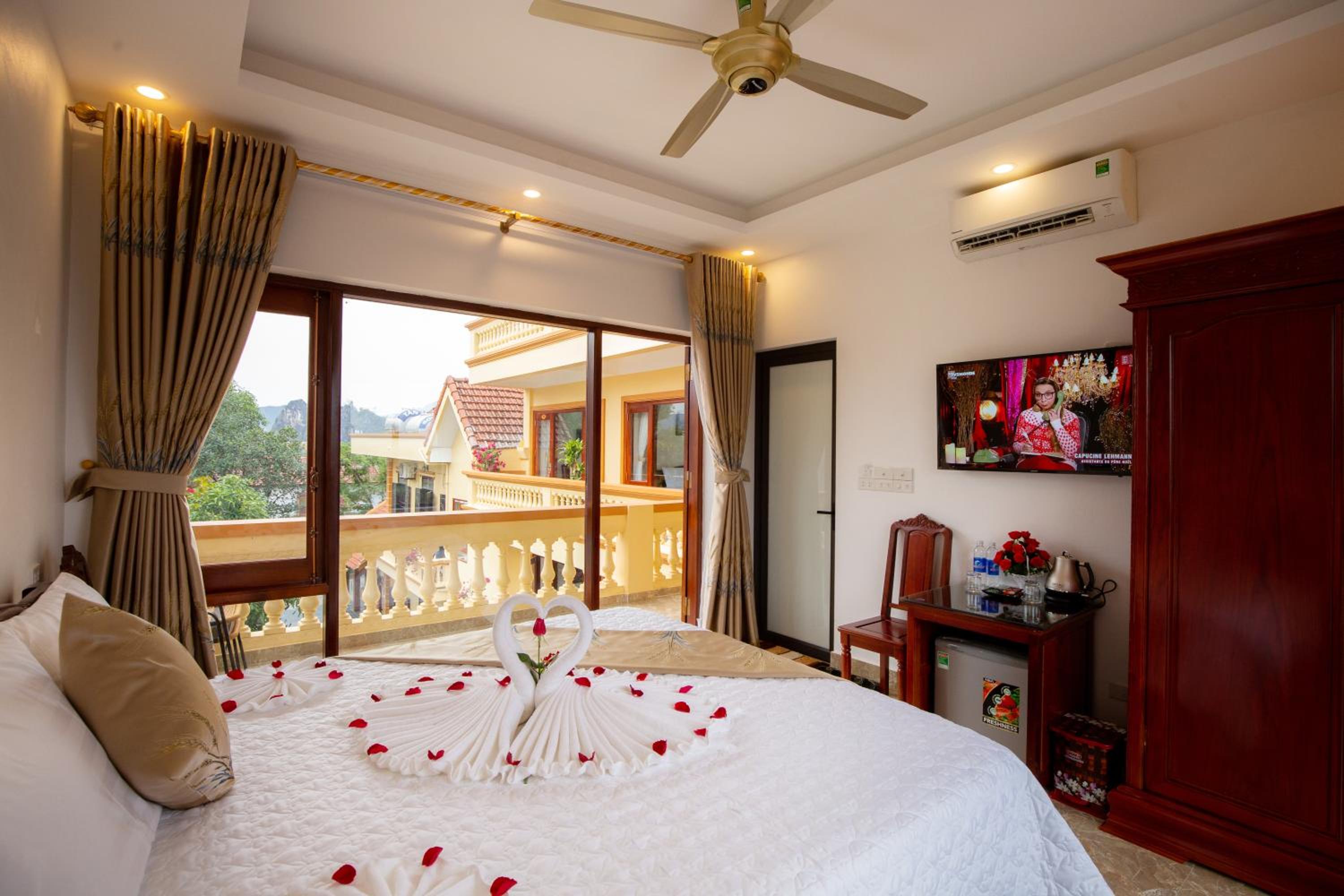Double Room with Balcony photo 3