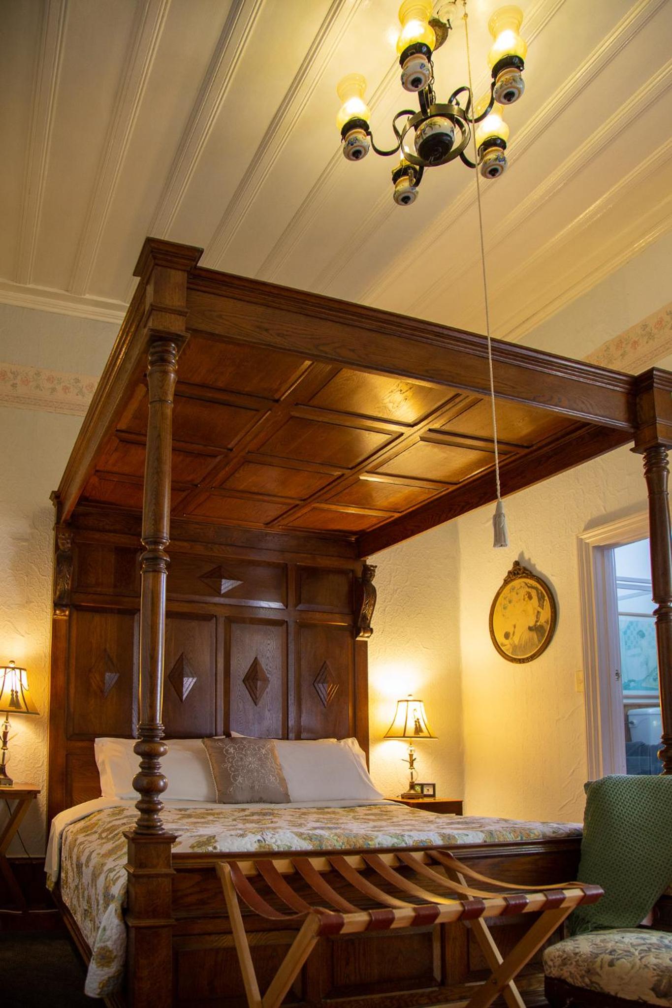 Double Room with Private Bathroom - Adults only photo 3