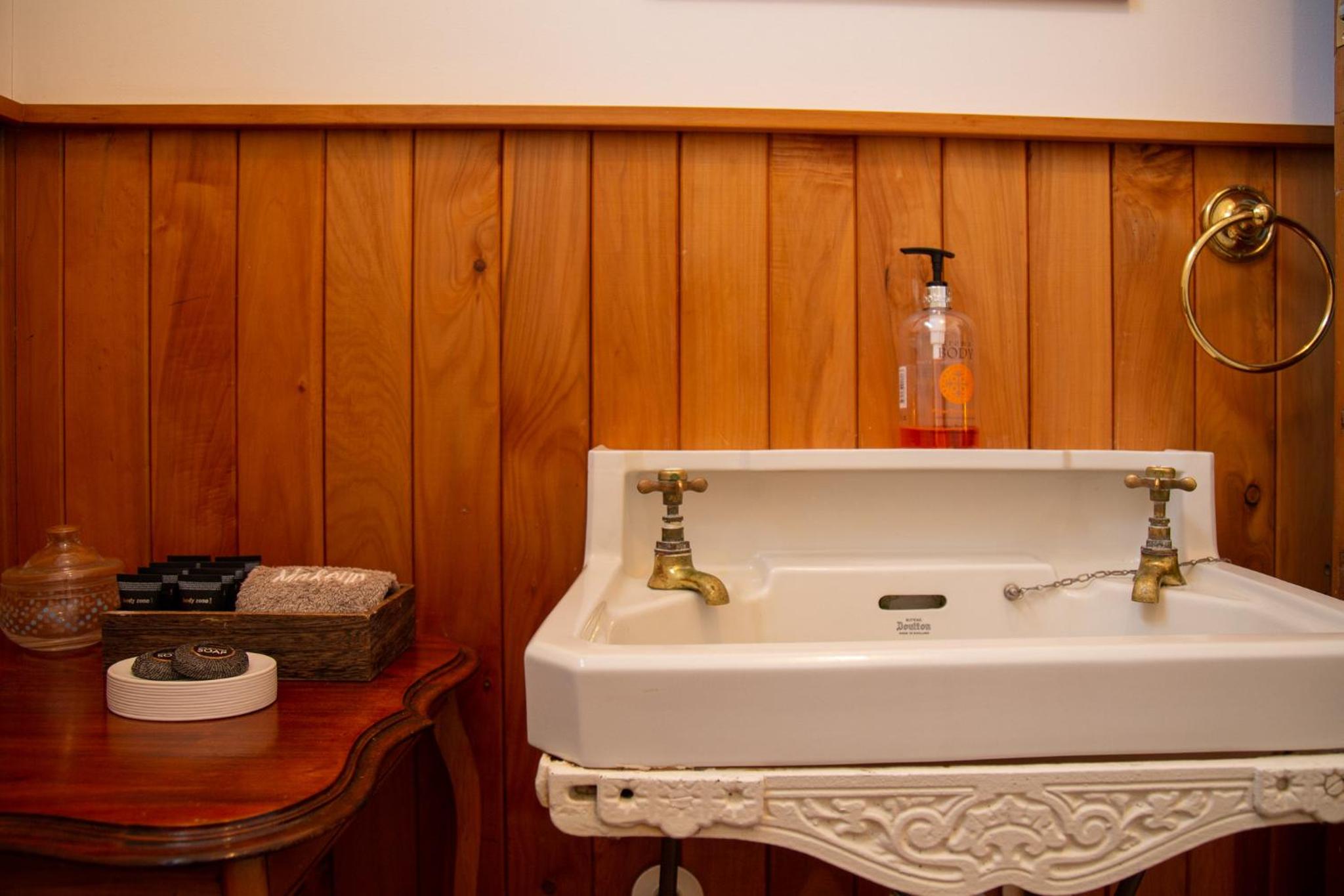 Double Room with Private Bathroom - Adults only photo 2