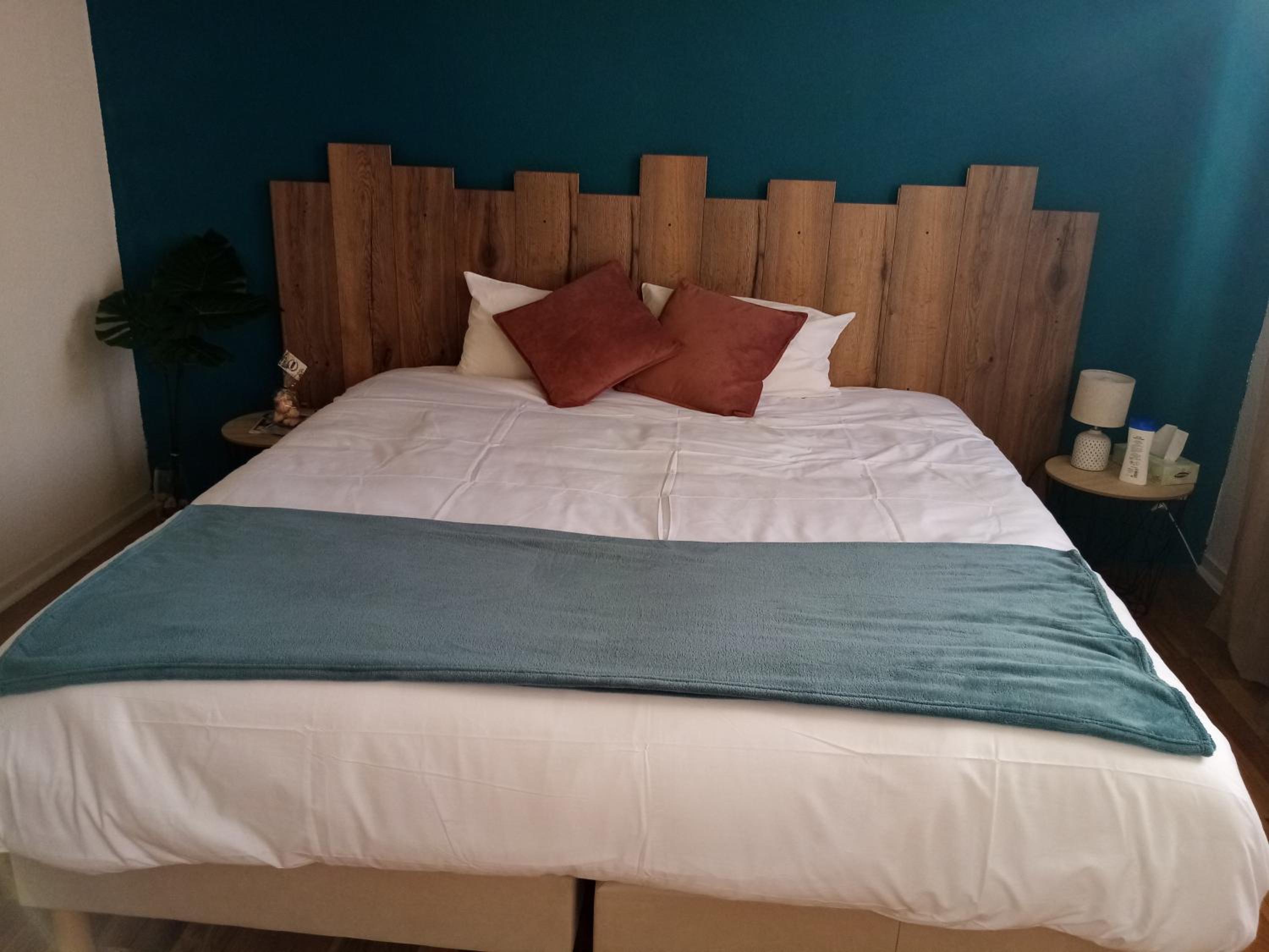 Standard Twin Room - Photo 4