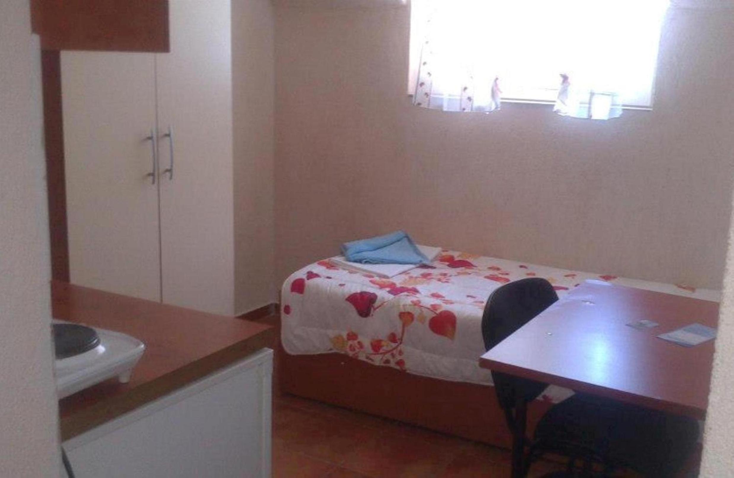 Studio (3 Adults)