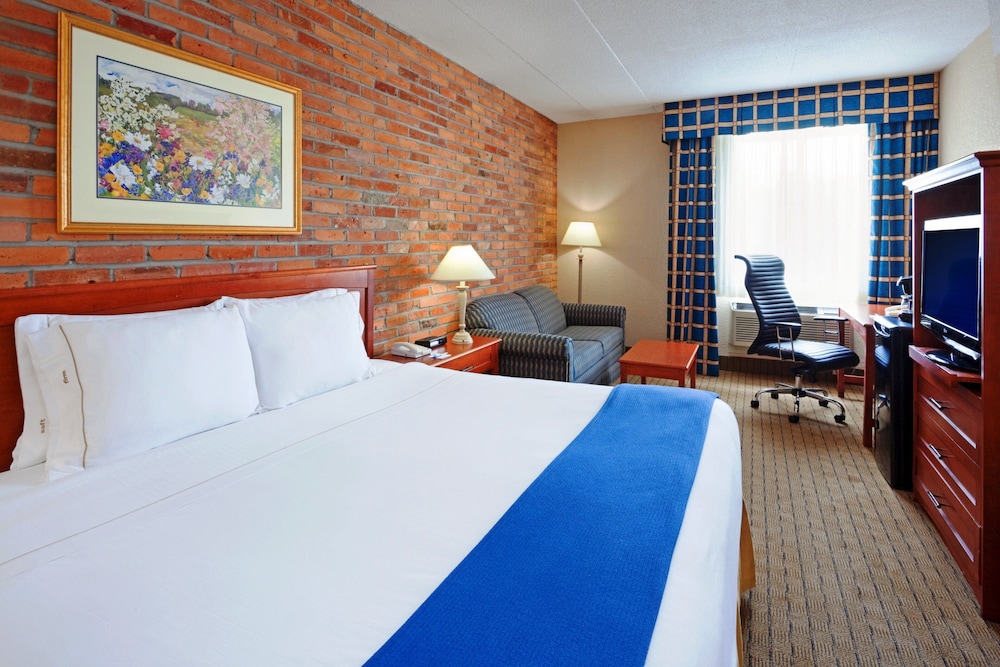 Standard Room, 1 King Bed with Sofa bed