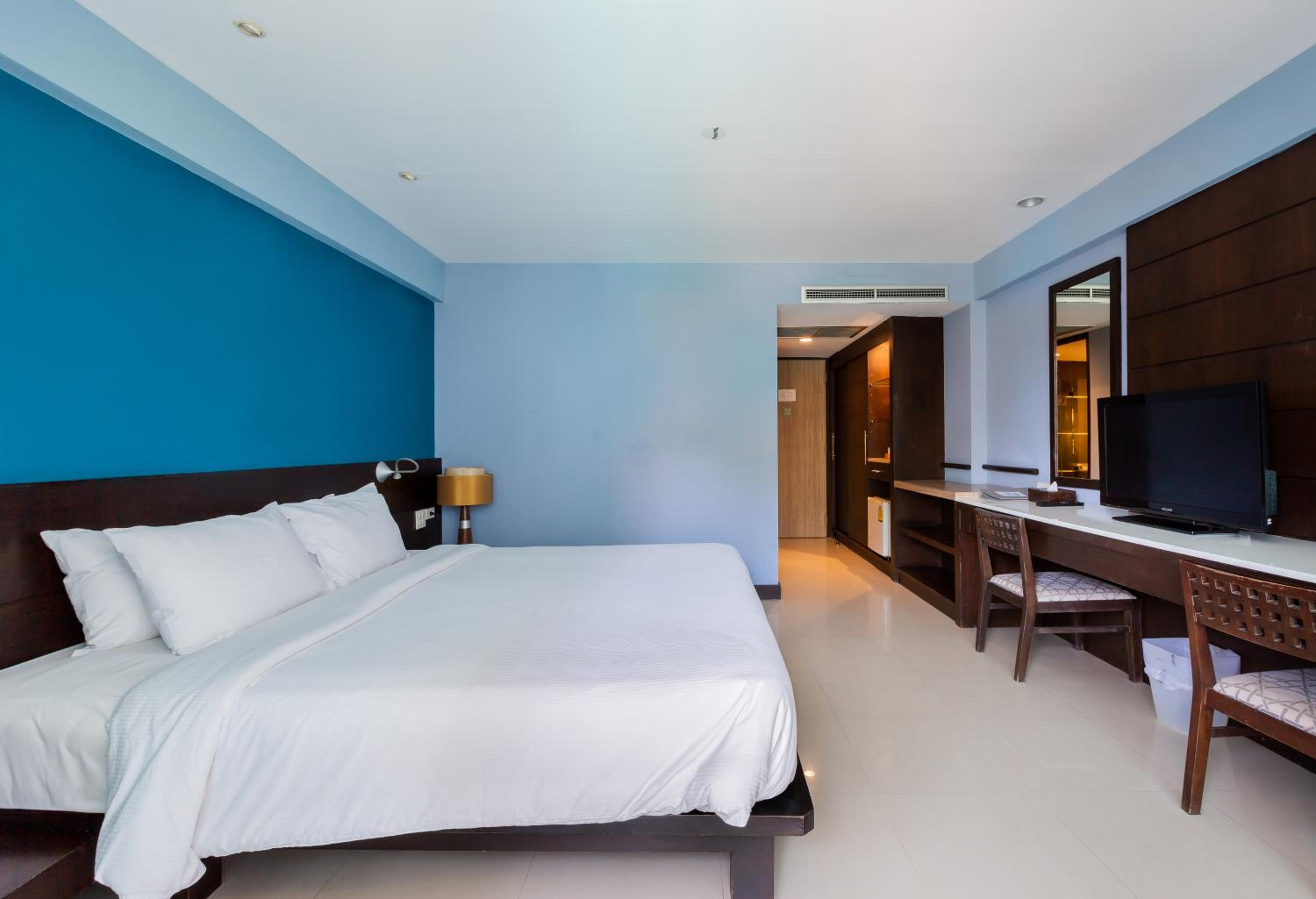 Superior Double Room with Balcony - Photo 2