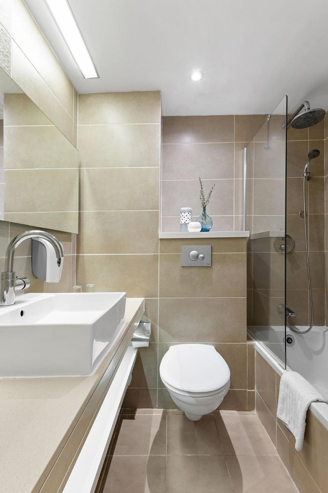 Standard Double or Twin Room photo 2