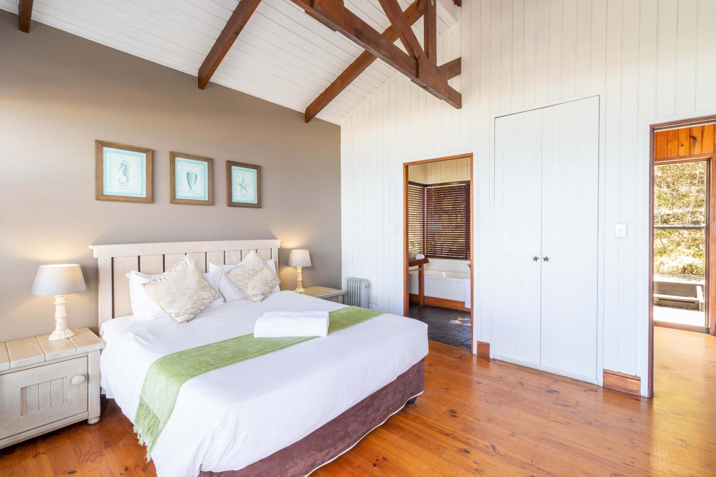 Simplex 1 Bedroom Chalet - Sea Facing photo 1