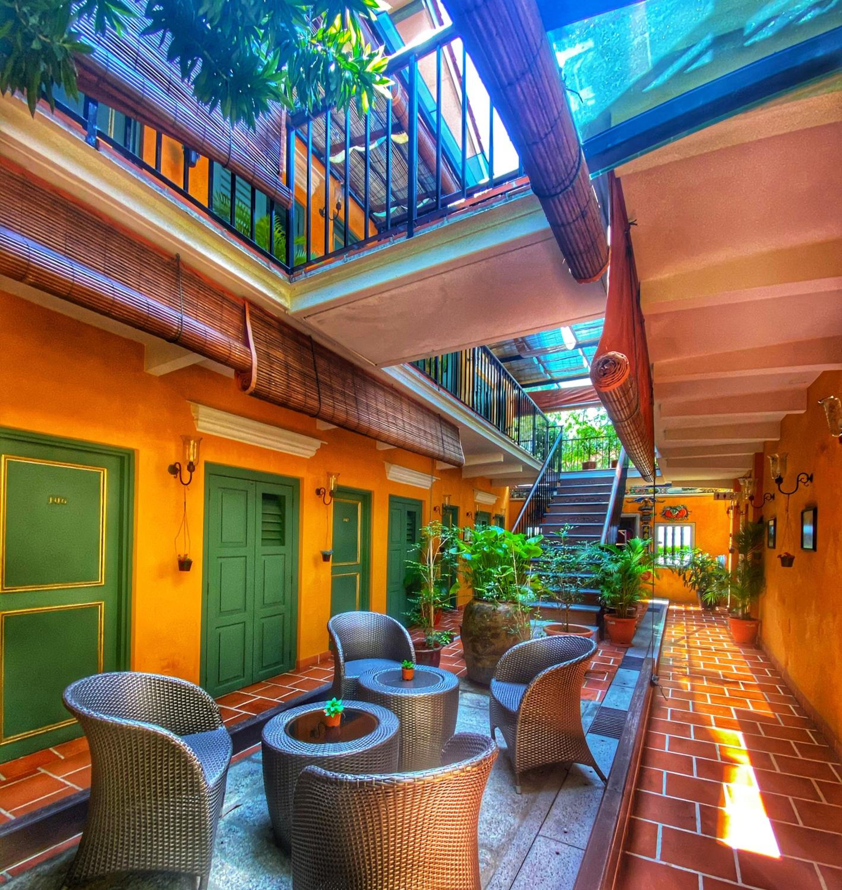 Courtyard Room