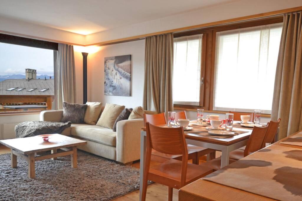 Three-Bedroom Apartment photo 1