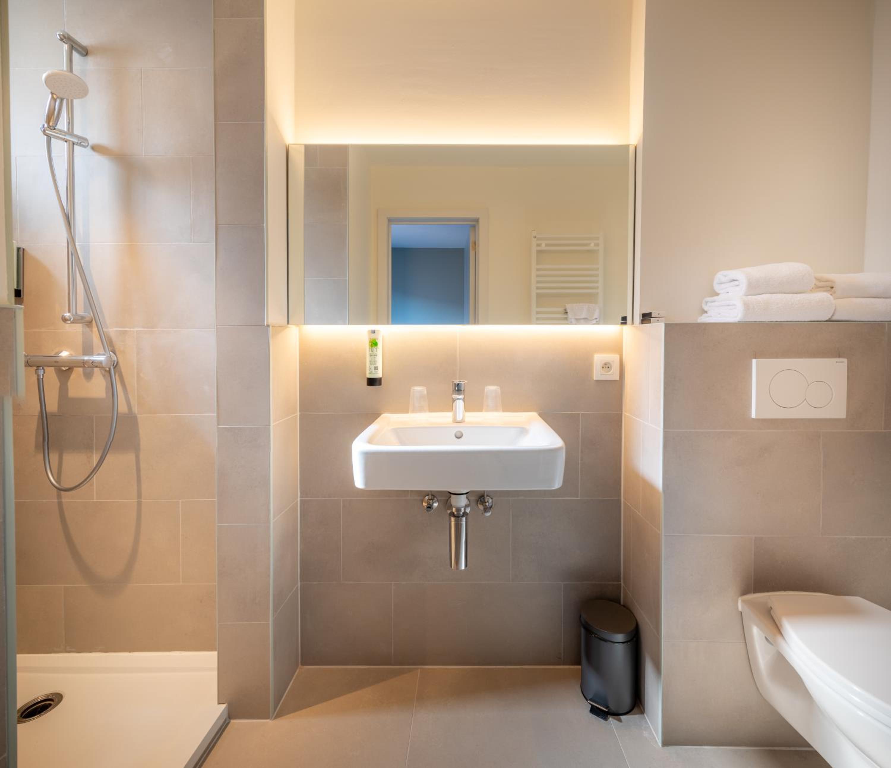 Small Double Room - Photo 2