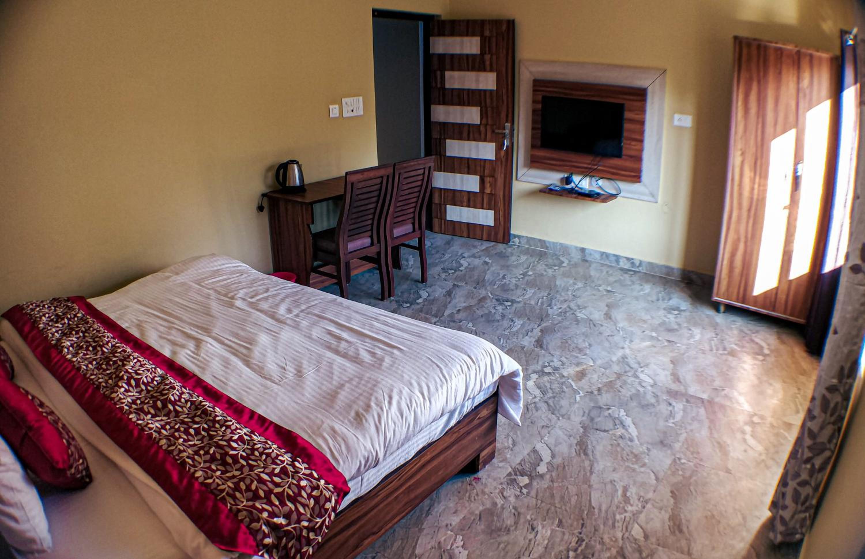 Standard Queen Room