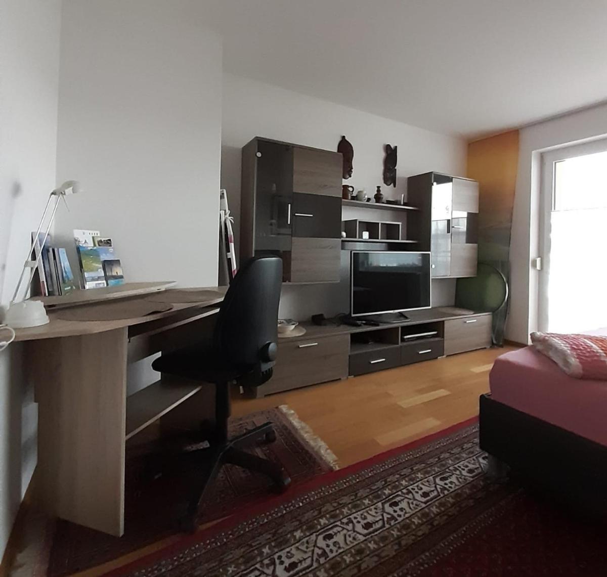 Apartment photo 2