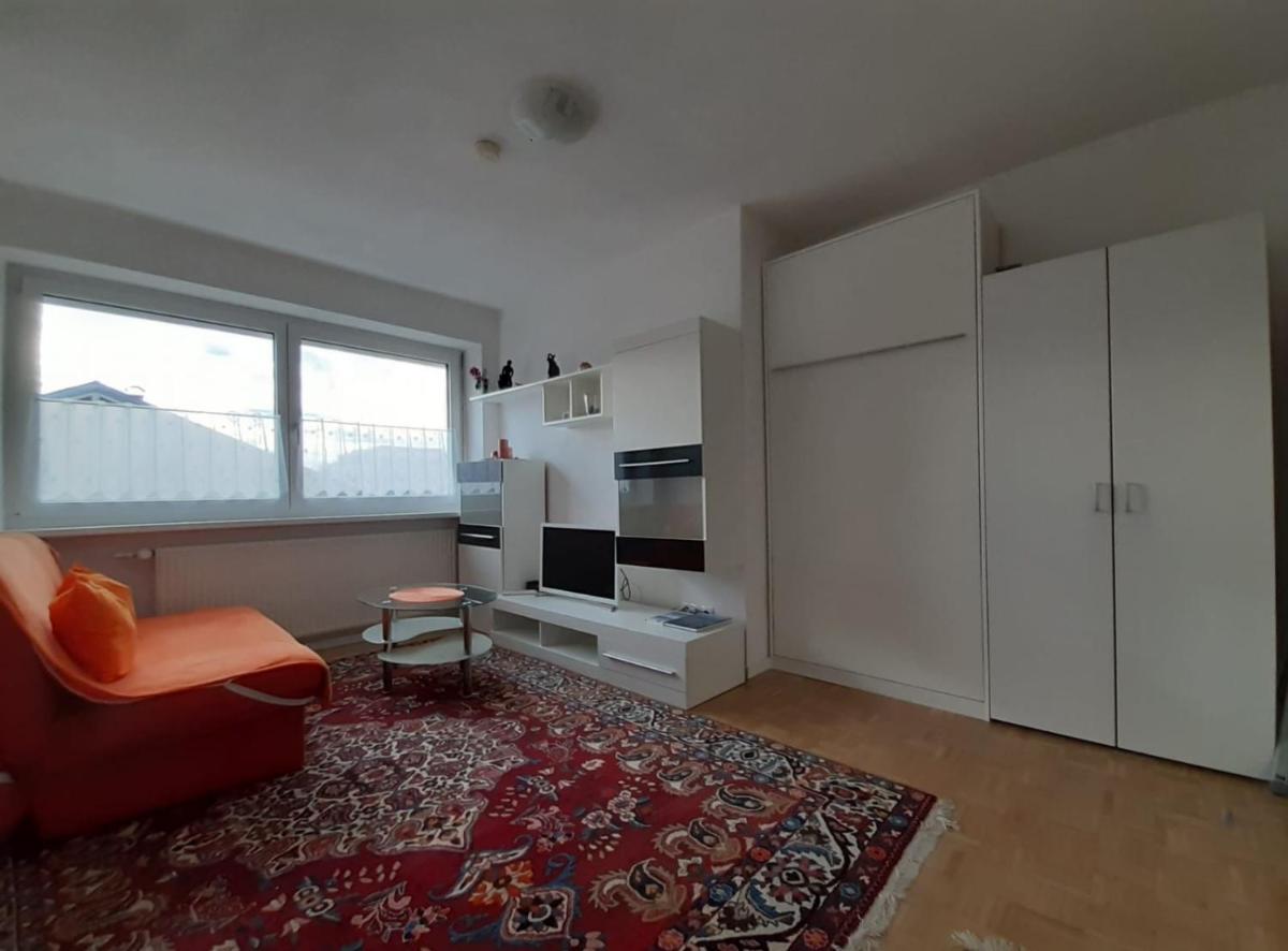 Apartment photo 1